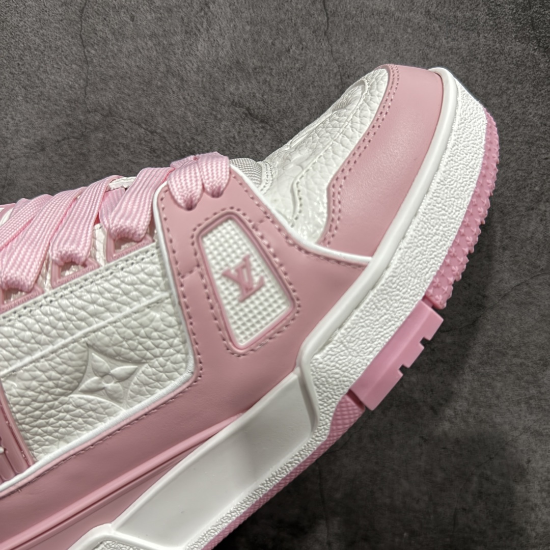 图片[6]-【天花板/Goat版】 市场最强版 没有之一的存在💪🏻 Louis Vuitton LV Trainer 系列全新版上架 手里有正品的可以对比下🆚懂货的看细节‼️ 此版品质是市场从未达到的新高度！ 整体版型 皮料 牛仔布的色差 压花纹路清晰度 后跟版型等等 都可以自行对比[机智]吊打市场所有货，怒甩十条街的那种，直接来正品对比图🆚，欢迎拿市场各大工厂的货来对比！ 尺码：35-45码-选品中心