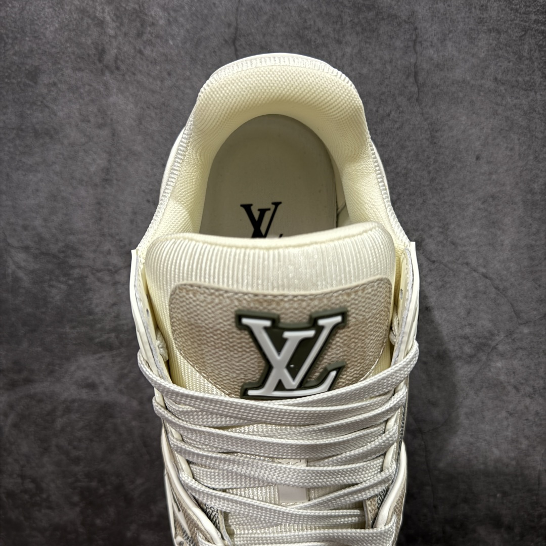 图片[8]-【天花板/Goat版】 市场最强版 没有之一的存在💪🏻 Louis Vuitton LV Trainer 系列全新版上架 手里有正品的可以对比下🆚懂货的看细节‼️ 此版品质是市场从未达到的新高度！ 整体版型 皮料 牛仔布的色差 压花纹路清晰度 后跟版型等等 都可以自行对比[机智]吊打市场所有货，怒甩十条街的那种，直接来正品对比图🆚，欢迎拿市场各大工厂的货来对比！ 尺码：35-45码-选品中心