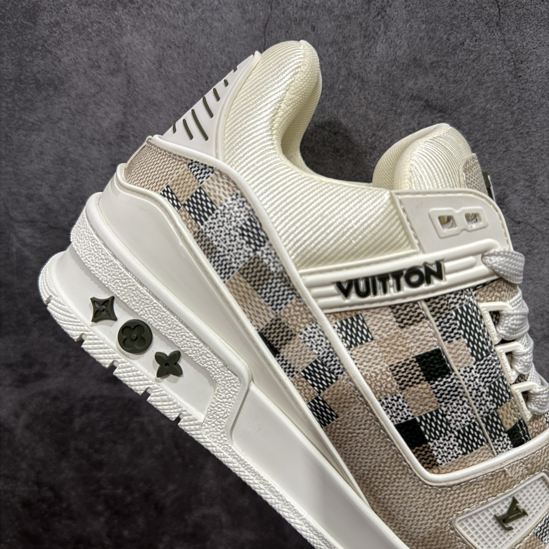 图片[7]-【天花板/Goat版】 市场最强版 没有之一的存在💪🏻 Louis Vuitton LV Trainer 系列全新版上架 手里有正品的可以对比下🆚懂货的看细节‼️ 此版品质是市场从未达到的新高度！ 整体版型 皮料 牛仔布的色差 压花纹路清晰度 后跟版型等等 都可以自行对比[机智]吊打市场所有货，怒甩十条街的那种，直接来正品对比图🆚，欢迎拿市场各大工厂的货来对比！ 尺码：35-45码-选品中心