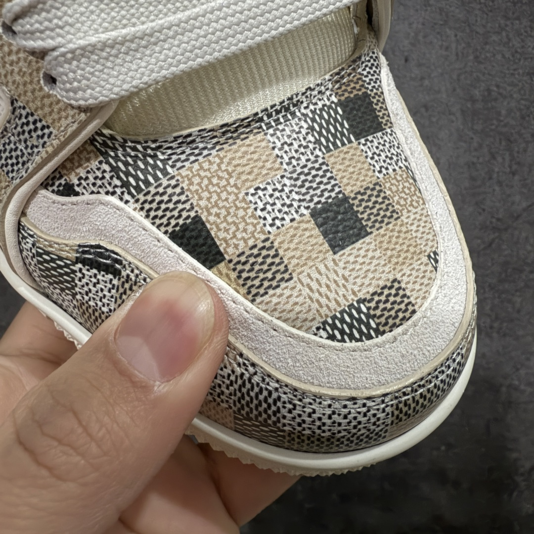 图片[5]-【天花板/Goat版】 市场最强版 没有之一的存在💪🏻 Louis Vuitton LV Trainer 系列全新版上架 手里有正品的可以对比下🆚懂货的看细节‼️ 此版品质是市场从未达到的新高度！ 整体版型 皮料 牛仔布的色差 压花纹路清晰度 后跟版型等等 都可以自行对比[机智]吊打市场所有货，怒甩十条街的那种，直接来正品对比图🆚，欢迎拿市场各大工厂的货来对比！ 尺码：35-45码-选品中心