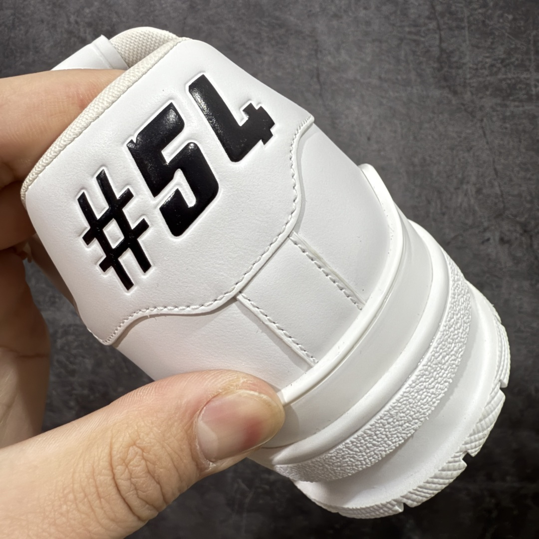 图片[2]-【天花板/Goat版】 市场最强版 没有之一的存在💪🏻 Louis Vuitton LV Trainer 系列全新版上架 手里有正品的可以对比下🆚懂货的看细节‼️ 此版品质是市场从未达到的新高度！ 整体版型 皮料 牛仔布的色差 压花纹路清晰度 后跟版型等等 都可以自行对比[机智]吊打市场所有货，怒甩十条街的那种，直接来正品对比图🆚，欢迎拿市场各大工厂的货来对比！ 尺码：35-45码-选品中心