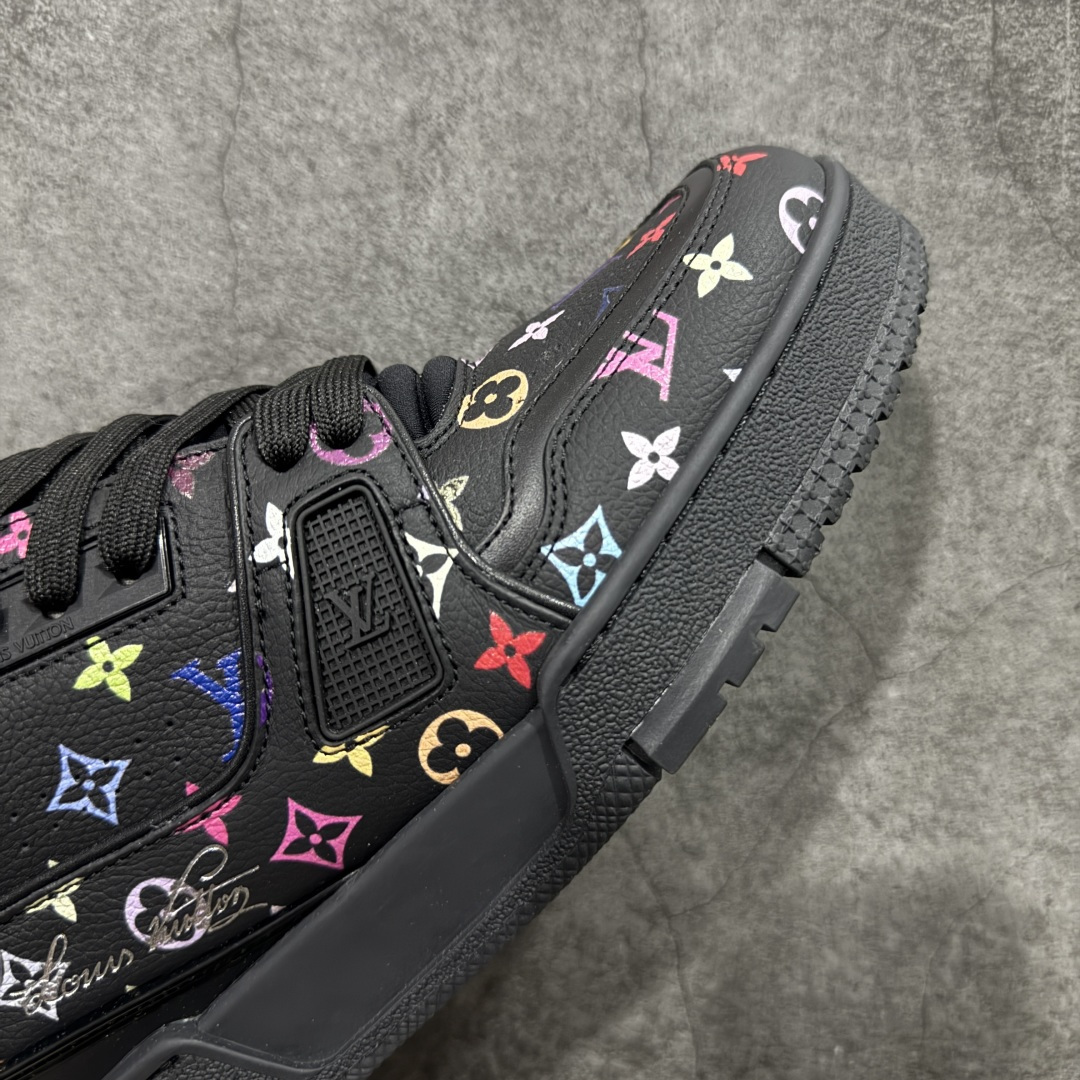 图片[6]-【天花板/Goat版】 市场最强版 没有之一的存在💪🏻 Louis Vuitton LV Trainer 系列全新版上架 手里有正品的可以对比下🆚懂货的看细节‼️ 此版品质是市场从未达到的新高度！ 整体版型 皮料 牛仔布的色差 压花纹路清晰度 后跟版型等等 都可以自行对比[机智]吊打市场所有货，怒甩十条街的那种，直接来正品对比图🆚，欢迎拿市场各大工厂的货来对比！ 尺码：35-45码-选品中心