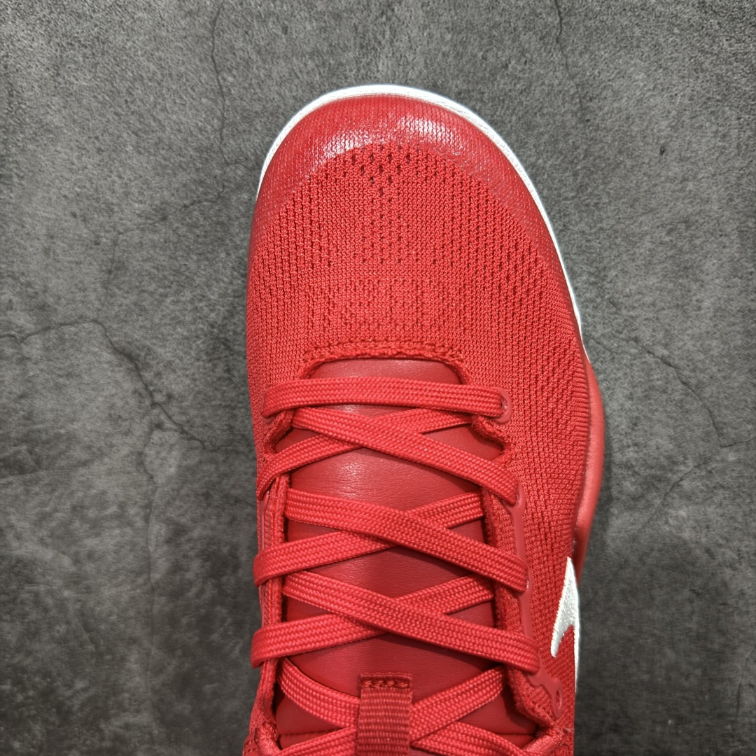 图片[5]-【CK纯原版】Nike Zoom Kobe Ⅷ System 科比8代低帮实战篮球鞋 鞋垫升级配备超厚PHYLON中底 前后掌部位搭载Zoom气垫单元 塑料碳纤维支撑中板 KOBE VII体系的速度模块配备了 PHYLON 中底和在前后掌部位的 Zoom气垫单元，提供快速响应的缓冲。同时，采用低帮弹力鞋口设计，使鞋子能够紧贴脚踝提供更好的支撑。速度模块采用贴合脚面的舒适包裹设计，摒弃传统的鞋舌和鞋内套，使球鞋更加轻质。 货号：HF9550-600 尺码：39-47.5-选品中心