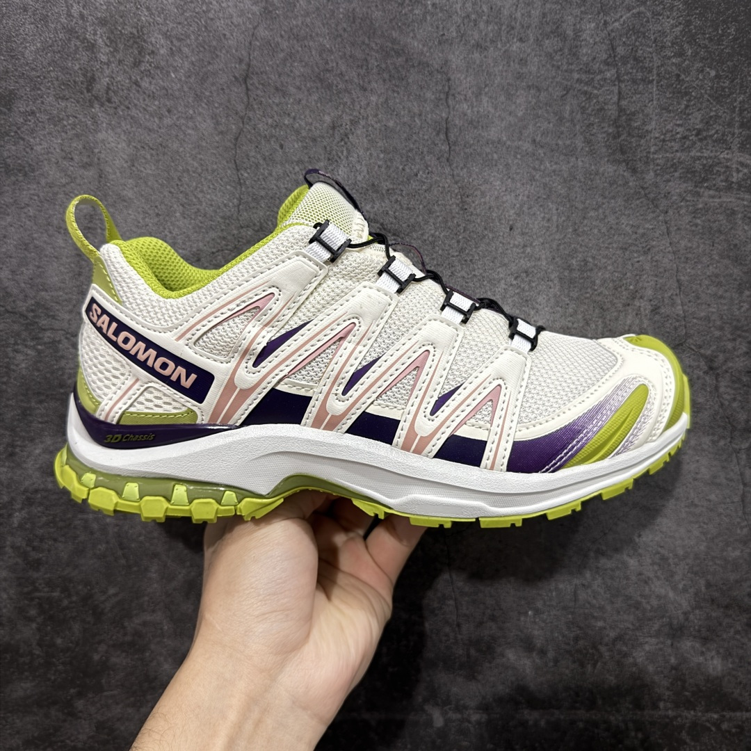 【666版本】SALOMON 萨洛蒙 XA PRO 3D 户外运动 网布减震防滑透气 低帮跑步鞋 男女同款 白绿477737 全新品质 巅峰之作 所有配色均购物原版拆解1:1开发 原材料打造 非市场公版便宜货 私模大底 清洁度比市场所有版本都高 全套原纸板楦头开发 原厂网布配套 确保原汁原味 完美呈现版型 原档数据独家私模五层组合大底 男女鞋同步官方开发至46 原装Ortholite轻量化鞋垫 中底布带钢印编号 原厂TPU锁扣 进口港宝加持 后跟自然饱满 还原公司包裹性 鞋面采用SENSIFT贴合技术 全方位贴合包裹脚型 鞋跟部鞋底牵引设计 提供强大的抓地性能 更适应野外崎岖不平的道路 其3D ADVANCED CHASSIS底盘 材料轻量大化 钉齿设计更具稳定性 防护性 鞋底易磨损区运用CONTAGRIP高耐磨材料 应对城市硬质路面长距离跑考验 尺码:36 36.5 37.5 38 38.5 39 40 40.5 41 42 42.5 43 44 45 46-选品中心