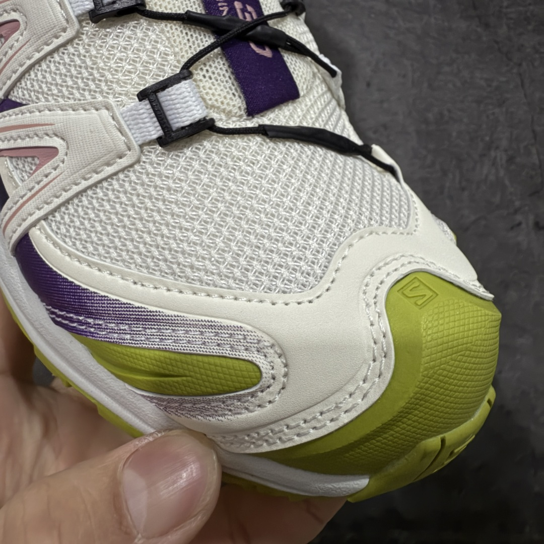 图片[5]-【666版本】SALOMON 萨洛蒙 XA PRO 3D 户外运动 网布减震防滑透气 低帮跑步鞋 男女同款 白绿477737 全新品质 巅峰之作 所有配色均购物原版拆解1：1开发 原材料打造 非市场公版便宜货 私模大底 清洁度比市场所有版本都高 全套原纸板楦头开发 原厂网布配套 确保原汁原味 完美呈现版型 原档数据独家私模五层组合大底 男女鞋同步官方开发至46 原装Ortholite轻量化鞋垫 中底布带钢印编号 原厂TPU锁扣 进口港宝加持 后跟自然饱满 还原公司包裹性 鞋面采用SENSIFT贴合技术 全方位贴合包裹脚型 鞋跟部鞋底牵引设计 提供强大的抓地性能 更适应野外崎岖不平的道路 其3D ADVANCED CHASSIS底盘 材料轻量大化 钉齿设计更具稳定性 防护性 鞋底易磨损区运用CONTAGRIP高耐磨材料 应对城市硬质路面长距离跑考验 尺码：36 36.5 37.5 38 38.5 39 40 40.5 41 42 42.5 43 44 45 46-选品中心