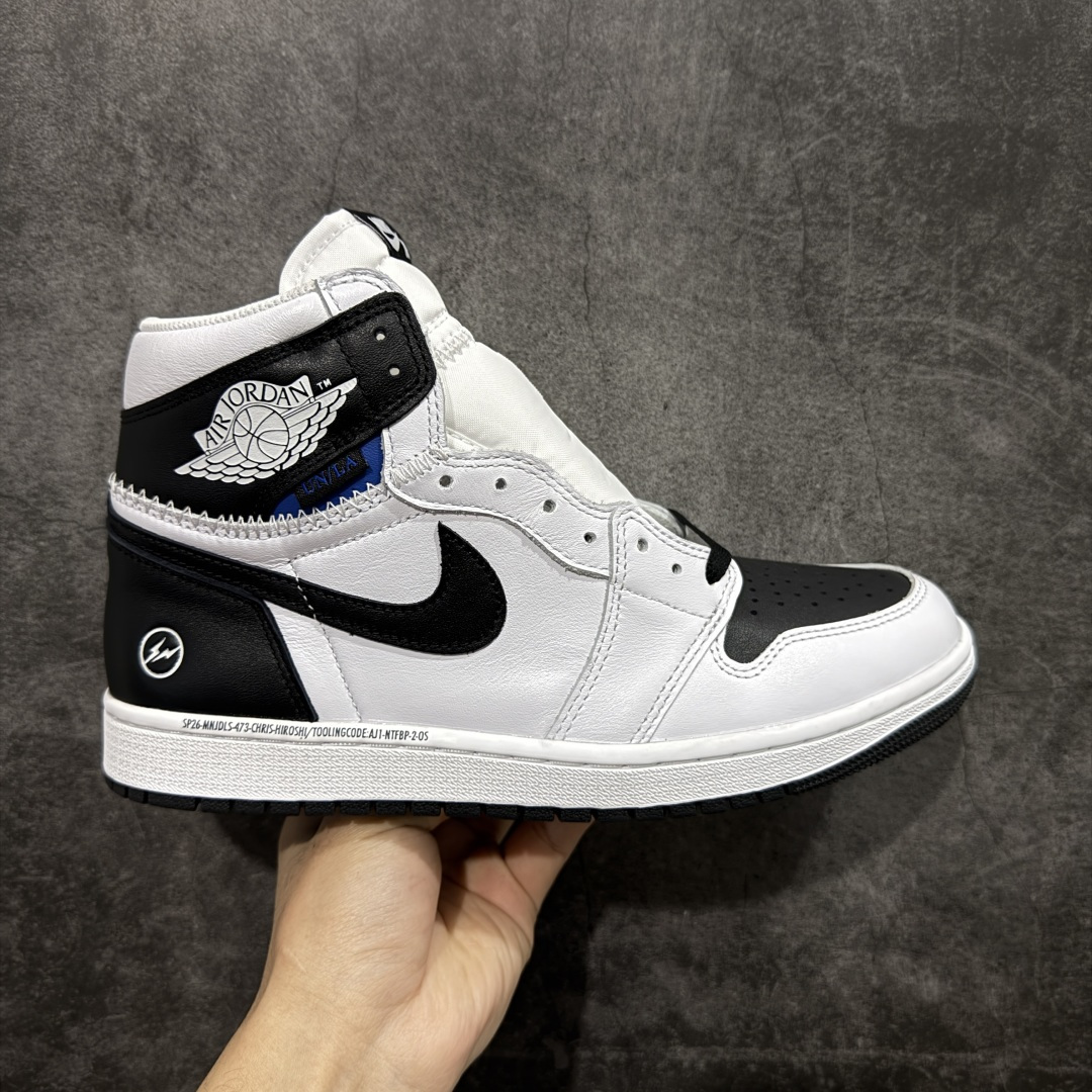 【PK纯原】Union LA x Fragment Design x Air Jordan AJ1 Retro High NRG 三方联名四色拼接黑白 II7282-100 圈内最强系列 高端零售特供批次 产品品控稳定性领先行业 各方面均可对飙L版 良心定价不杀猪 SZ原厂全套原楦原纸板冲刀磨具开发 原厂皮料加持 原厂港宝加持定型后跟R度完美 同源原厂电绣 飞翼针数密度立体效果一致 百分百一致原鞋 原厂拉帮工艺 针距密度一致 后跟弧度收口自然不对折 极致一眼正品既视感 进口玻璃冲刀皮料裁剪零毛边 全鞋电脑针车工艺 品控清洁度最高QC检验标准 免检产品 原厂订购鞋盒、鞋标、防尘纸、鞋撑、鞋带 追求极致的原厂味道 尺码： 40 40.5 41 42 42.5 43 44 44.5 45 46 47.5-选品中心