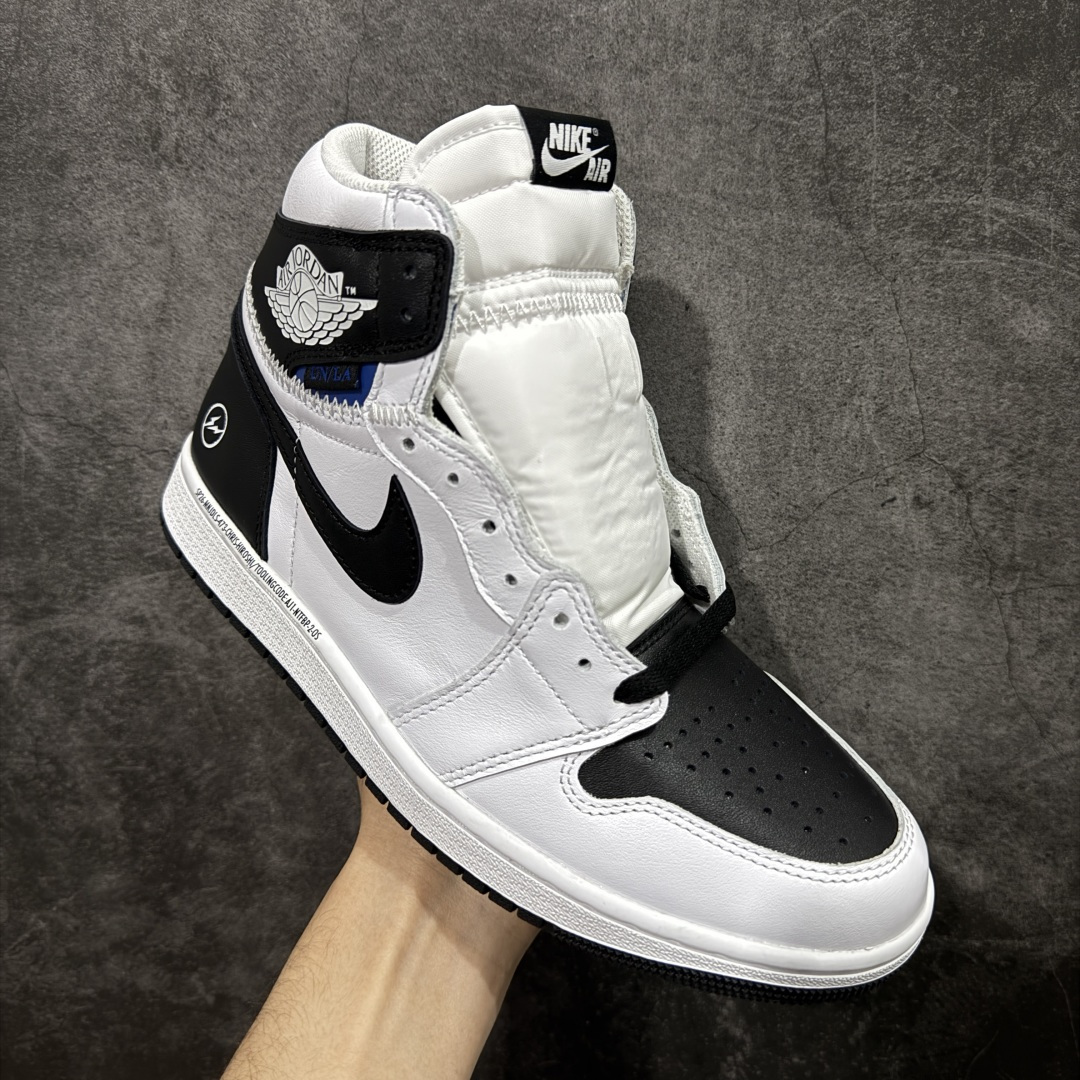 图片[3]-【PK纯原】Union LA x Fragment Design x Air Jordan AJ1 Retro High NRG 三方联名四色拼接黑白 II7282-100 圈内最强系列 高端零售特供批次 产品品控稳定性领先行业 各方面均可对飙L版 良心定价不杀猪 SZ原厂全套原楦原纸板冲刀磨具开发 原厂皮料加持 原厂港宝加持定型后跟R度完美 同源原厂电绣 飞翼针数密度立体效果一致 百分百一致原鞋 原厂拉帮工艺 针距密度一致 后跟弧度收口自然不对折 极致一眼正品既视感 进口玻璃冲刀皮料裁剪零毛边 全鞋电脑针车工艺 品控清洁度最高QC检验标准 免检产品 原厂订购鞋盒、鞋标、防尘纸、鞋撑、鞋带 追求极致的原厂味道 尺码： 40 40.5 41 42 42.5 43 44 44.5 45 46 47.5-选品中心