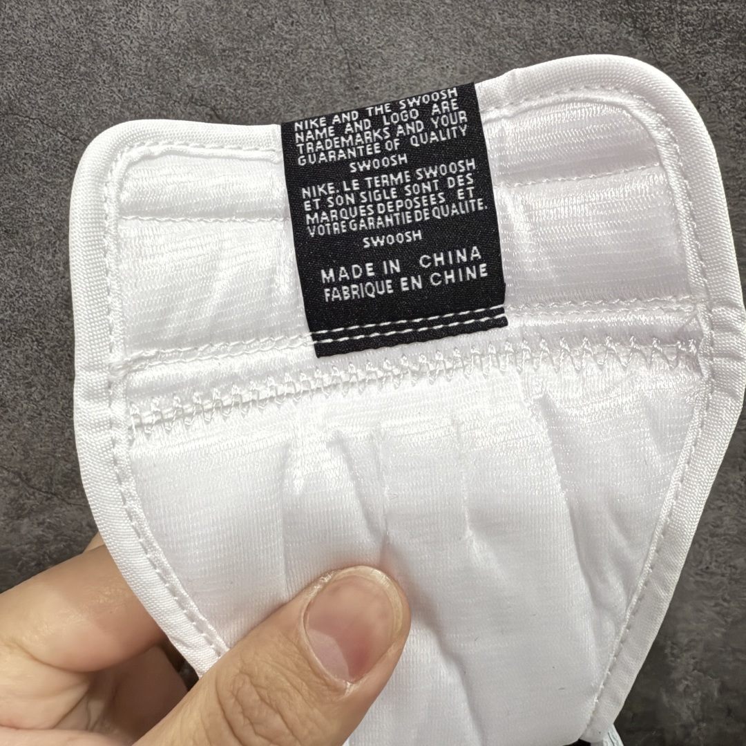 图片[7]-【PK纯原】Union LA x Fragment Design x Air Jordan AJ1 Retro High NRG 三方联名四色拼接黑白 II7282-100 圈内最强系列 高端零售特供批次 产品品控稳定性领先行业 各方面均可对飙L版 良心定价不杀猪 SZ原厂全套原楦原纸板冲刀磨具开发 原厂皮料加持 原厂港宝加持定型后跟R度完美 同源原厂电绣 飞翼针数密度立体效果一致 百分百一致原鞋 原厂拉帮工艺 针距密度一致 后跟弧度收口自然不对折 极致一眼正品既视感 进口玻璃冲刀皮料裁剪零毛边 全鞋电脑针车工艺 品控清洁度最高QC检验标准 免检产品 原厂订购鞋盒、鞋标、防尘纸、鞋撑、鞋带 追求极致的原厂味道 尺码： 40 40.5 41 42 42.5 43 44 44.5 45 46 47.5-选品中心