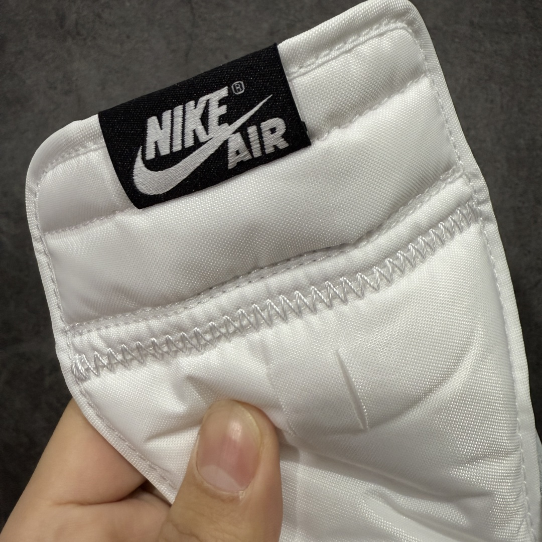 图片[6]-【PK纯原】Union LA x Fragment Design x Air Jordan AJ1 Retro High NRG 三方联名四色拼接黑白 II7282-100 圈内最强系列 高端零售特供批次 产品品控稳定性领先行业 各方面均可对飙L版 良心定价不杀猪 SZ原厂全套原楦原纸板冲刀磨具开发 原厂皮料加持 原厂港宝加持定型后跟R度完美 同源原厂电绣 飞翼针数密度立体效果一致 百分百一致原鞋 原厂拉帮工艺 针距密度一致 后跟弧度收口自然不对折 极致一眼正品既视感 进口玻璃冲刀皮料裁剪零毛边 全鞋电脑针车工艺 品控清洁度最高QC检验标准 免检产品 原厂订购鞋盒、鞋标、防尘纸、鞋撑、鞋带 追求极致的原厂味道 尺码： 40 40.5 41 42 42.5 43 44 44.5 45 46 47.5-选品中心