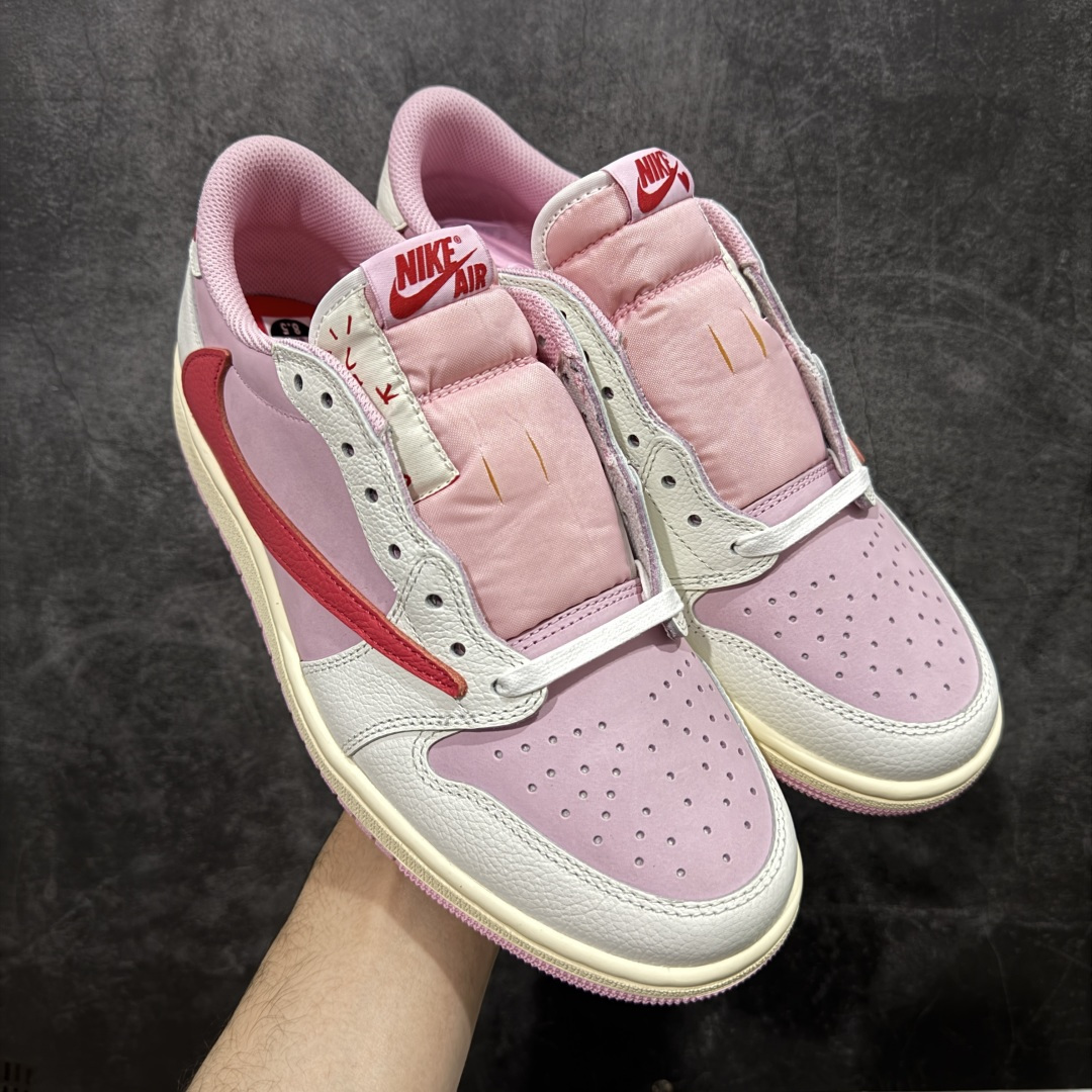 【GX纯原】Travis Scott x Air Jordan AJ1 Low OG SP TS联名白浅粉红倒钩低帮 DM7866-202 目前市面唯一正确版本 爱心织唛标 情人节鞋垫 知名大厂出品 纯原第一梯队版本 产品品控稳定性领先行业 各方面均可对飙市面通货版 SZ原厂全套原楦原纸板冲刀磨具开发 原厂皮料加持 原厂港宝加持定型后跟R度完美 同源原厂电绣 鬼脸飞翼针数密度立体效果一致 百分百一致原鞋 原厂拉帮工艺 针距密度一致 后跟弧度收口自然不对折 极致一眼正品既视感 进口玻璃冲刀皮料裁剪零毛边 全鞋电脑针车工艺 品控清洁度最高QC检验标准 免检产品 原厂订购鞋盒、鞋标、防尘纸、鞋撑、鞋带 追求极致的原厂味道 尺码：35.5-48.5-选品中心