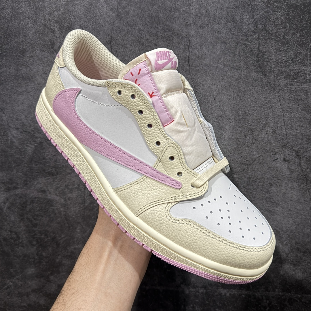 图片[3]-【GX纯原】Travis Scott x Air Jordan AJ1 Low OG SP TS联名白浅粉倒钩低帮 DZ4137-206DM7866-200 目前市面唯一正确版本 爱心织唛标 情人节鞋垫 知名大厂出品 纯原第一梯队版本 产品品控稳定性领先行业 各方面均可对飙市面通货版 SZ原厂全套原楦原纸板冲刀磨具开发 原厂皮料加持 原厂港宝加持定型后跟R度完美 同源原厂电绣 鬼脸飞翼针数密度立体效果一致 百分百一致原鞋 原厂拉帮工艺 针距密度一致 后跟弧度收口自然不对折 极致一眼正品既视感 进口玻璃冲刀皮料裁剪零毛边 全鞋电脑针车工艺 品控清洁度最高QC检验标准 免检产品 原厂订购鞋盒、鞋标、防尘纸、鞋撑、鞋带 追求极致的原厂味道 尺码：35.5-48.5-选品中心