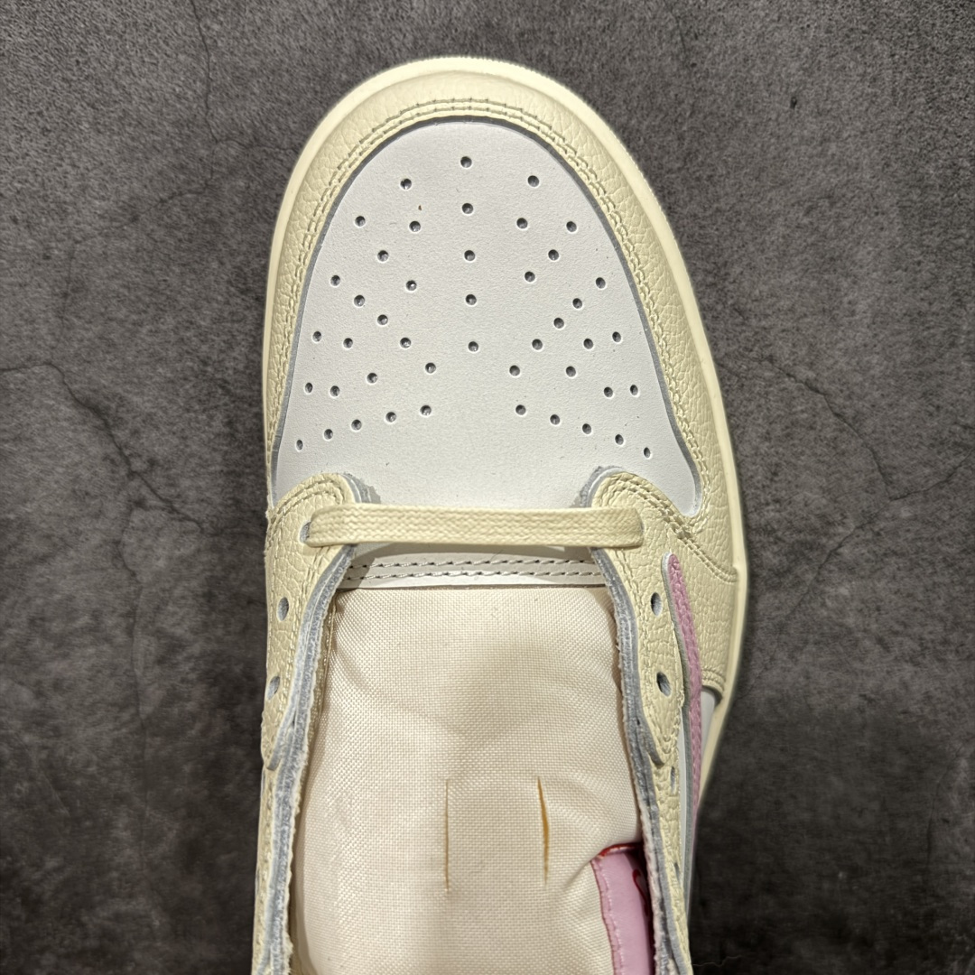 图片[5]-【GX纯原】Travis Scott x Air Jordan AJ1 Low OG SP TS联名白浅粉倒钩低帮 DZ4137-206DM7866-200 目前市面唯一正确版本 爱心织唛标 情人节鞋垫 知名大厂出品 纯原第一梯队版本 产品品控稳定性领先行业 各方面均可对飙市面通货版 SZ原厂全套原楦原纸板冲刀磨具开发 原厂皮料加持 原厂港宝加持定型后跟R度完美 同源原厂电绣 鬼脸飞翼针数密度立体效果一致 百分百一致原鞋 原厂拉帮工艺 针距密度一致 后跟弧度收口自然不对折 极致一眼正品既视感 进口玻璃冲刀皮料裁剪零毛边 全鞋电脑针车工艺 品控清洁度最高QC检验标准 免检产品 原厂订购鞋盒、鞋标、防尘纸、鞋撑、鞋带 追求极致的原厂味道 尺码：35.5-48.5-选品中心