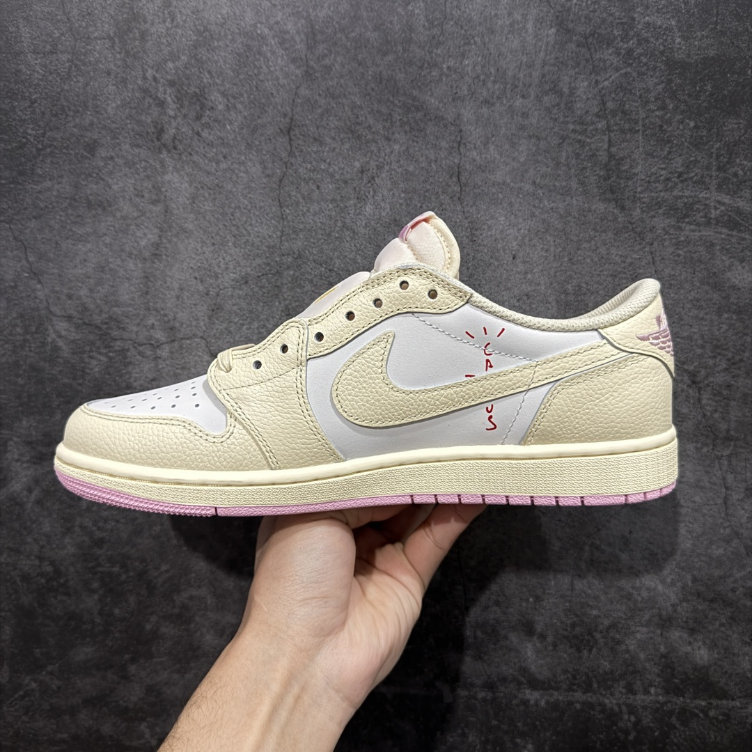 图片[2]-【GX纯原】Travis Scott x Air Jordan AJ1 Low OG SP TS联名白浅粉倒钩低帮 DZ4137-206DM7866-200 目前市面唯一正确版本 爱心织唛标 情人节鞋垫 知名大厂出品 纯原第一梯队版本 产品品控稳定性领先行业 各方面均可对飙市面通货版 SZ原厂全套原楦原纸板冲刀磨具开发 原厂皮料加持 原厂港宝加持定型后跟R度完美 同源原厂电绣 鬼脸飞翼针数密度立体效果一致 百分百一致原鞋 原厂拉帮工艺 针距密度一致 后跟弧度收口自然不对折 极致一眼正品既视感 进口玻璃冲刀皮料裁剪零毛边 全鞋电脑针车工艺 品控清洁度最高QC检验标准 免检产品 原厂订购鞋盒、鞋标、防尘纸、鞋撑、鞋带 追求极致的原厂味道 尺码：35.5-48.5-选品中心