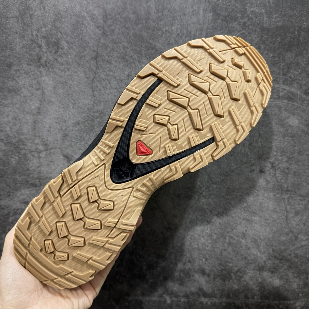 图片[9]-【GOAT纯原版】SALOMON 萨洛蒙 XA PRO 3D 户外运动 网布减震防滑透气 低帮跑步鞋 黑生胶 472433 全新品质 巅峰之作 所有配色均购物原版拆解1：1开发 原材料打造 非市场公版便宜货 私模大底 清洁度比市场所有版本都高 全套原纸板楦头开发 原厂网布配套 确保原汁原味 完美呈现版型 原档数据独家私模五层组合大底 男女鞋同步官方开发至47 原装Ortholite轻量化鞋垫 中底布带钢印编号 原厂TPU锁扣 进口港宝加持 后跟自然饱满 还原公司包裹性 鞋面采用SENSIFT贴合技术 全方位贴合包裹脚型 鞋跟部鞋底牵引设计 提供强大的抓地性能 更适应野外崎岖不平的道路 其3D ADVANCED CHASSIS底盘 材料轻量大化 钉齿设计更具稳定性 防护性 鞋底易磨损区运用CONTAGRIP高耐磨材料 应对城市硬质路面长距离跑考验 尺码：36 36.5 37.5 38 38.5 39 40 40.5 41 42 42.5 43 44 45 46 47-选品中心