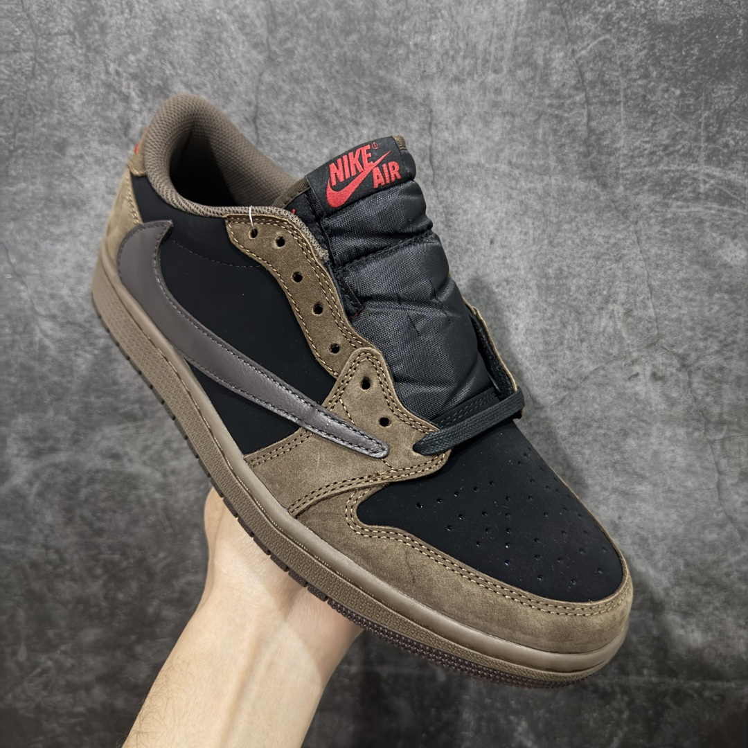 图片[3]-【原厂版】Air Jordan 1 x Travis Scott AJ1 x TS联名棕黑倒钩低帮 CQ4277-001 超级强悍品质 可对比市场各大纯原版本 专业aj大厂出品 对细节的把控毋庸置疑 材料也是用最接近原鞋的头层皮料 所有地方都没有做到减配 原厂鞋楦打造完美鞋型 整体鞋型以及后跟做的弧度做的非常好 鞋带为原厂打蜡鞋带 粗细程度同步原鞋 裁片清洁度到位 无明显瑕疵毛边 免修产品 正确针车 该重针 该有尖角的地方都有做到 鞋价格非常香 转手可闭眼卖高价 到手各位就知道货有多好 绝对秒杀一切同价格货品 尺码：36-47.5-选品中心