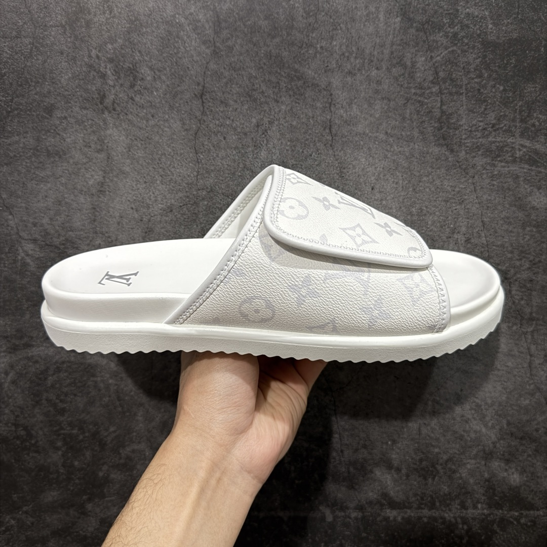 【佛山超A版】LV Miani魔术贴 白色印花拖鞋 路易威登 L家男士拖鞋 官方爆款 同步发售 进口原版面料 正确同步原版高频印刷字体 原厂特供原版底 所有细节对版 还原对比🆚 尺码：39-45-选品中心