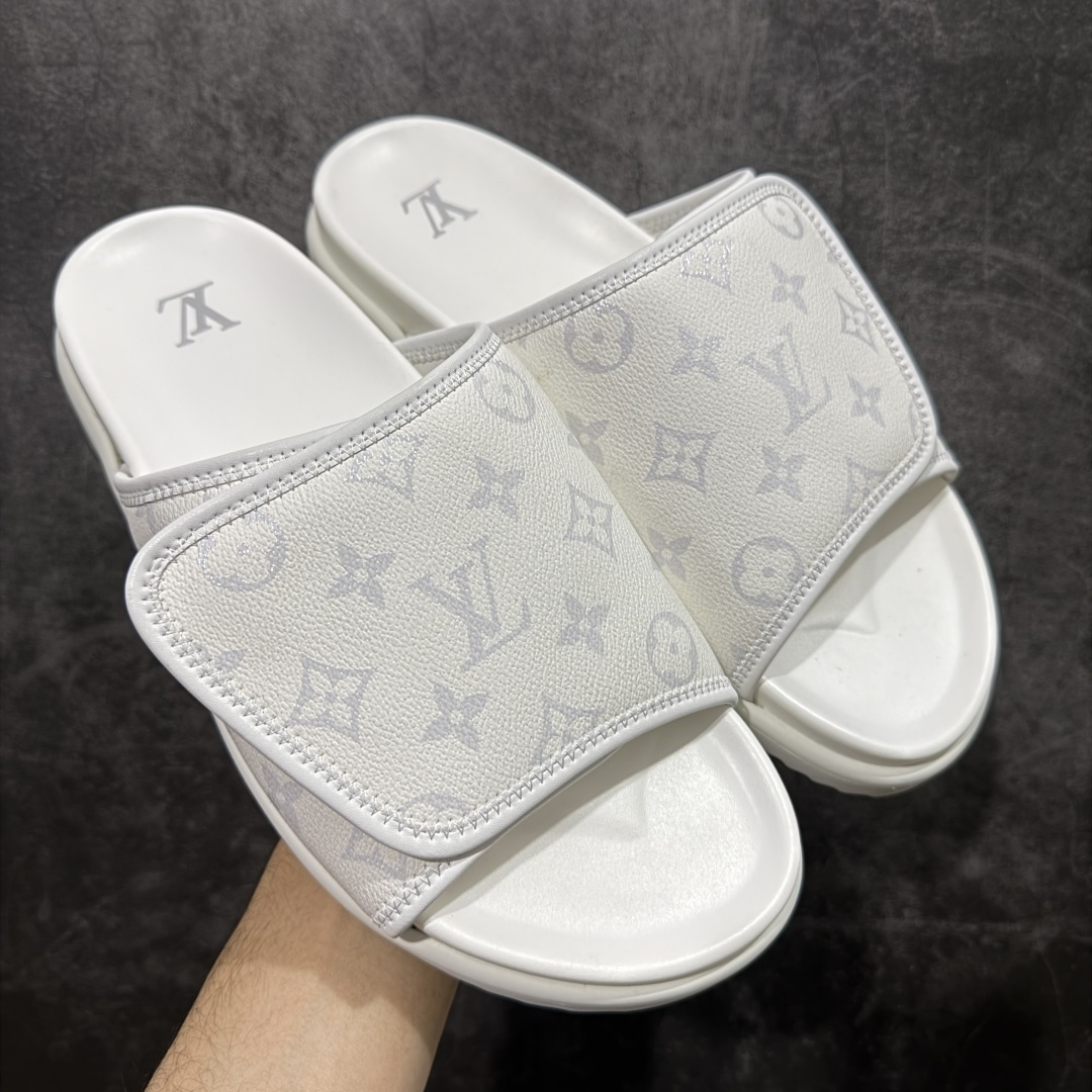 【佛山超A版】LV Miani魔术贴 白色印花拖鞋 路易威登 L家男士拖鞋 官方爆款 同步发售 进口原版面料 正确同步原版高频印刷字体 原厂特供原版底 所有细节对版 还原对比🆚 尺码：39-45-选品中心