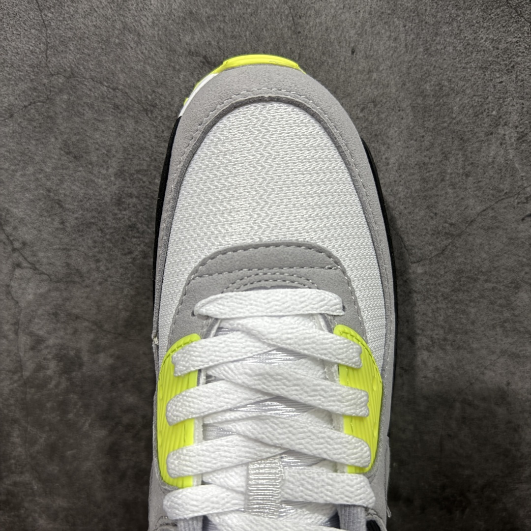 图片[5]-【Max纯原版】Nike Air Max 90 舒适 复古 合成革减震防滑透气 低帮 休闲跑步鞋 灰黑绿 CD0881-103 顶级90款问市 开发数月 原版开发 多道QC质检 鞋型完美复刻 原厂级别工艺 正确色卡 正确气垫蓝光 正确大底 独家私模 采用进口头层牛皮拼接 定位高端市场 行业标杆工艺 尺码：39 40 40.5 41 42 42.5 43 44 44.5 45 46-选品中心