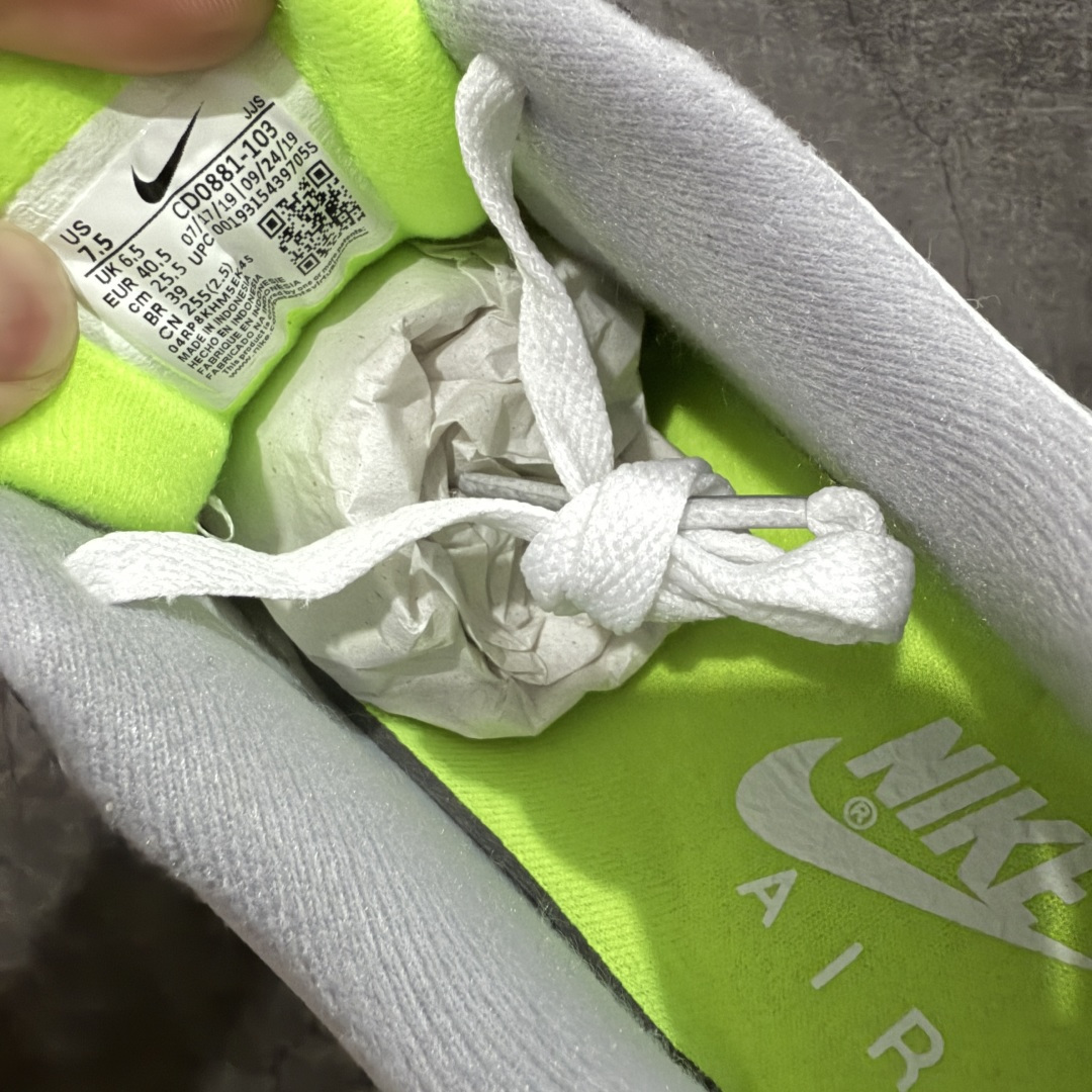 图片[7]-【Max纯原版】Nike Air Max 90 舒适 复古 合成革减震防滑透气 低帮 休闲跑步鞋 灰黑绿 CD0881-103 顶级90款问市 开发数月 原版开发 多道QC质检 鞋型完美复刻 原厂级别工艺 正确色卡 正确气垫蓝光 正确大底 独家私模 采用进口头层牛皮拼接 定位高端市场 行业标杆工艺 尺码：39 40 40.5 41 42 42.5 43 44 44.5 45 46-选品中心