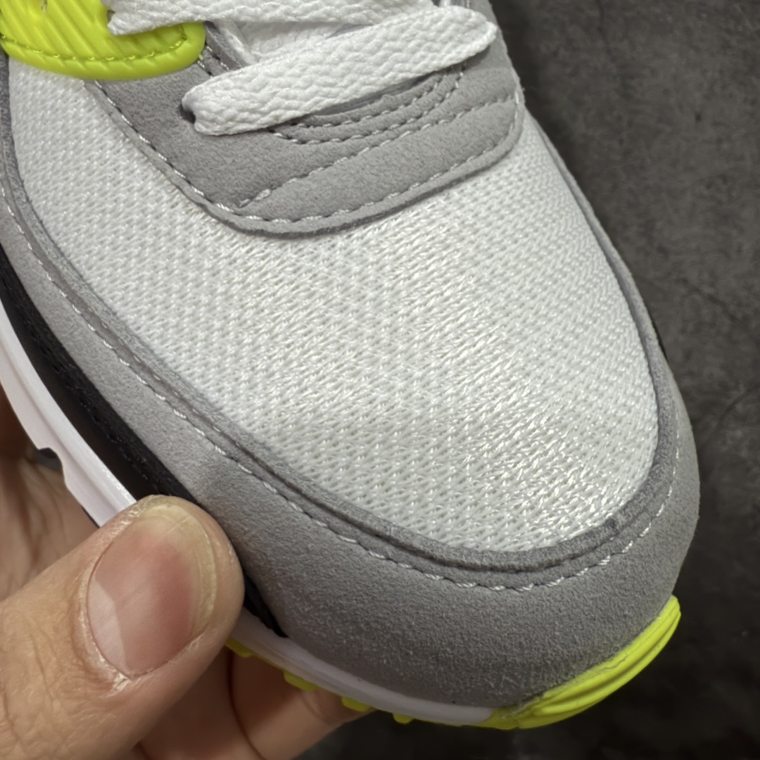 图片[5]-【Max纯原版】Nike Air Max 90 舒适 复古 合成革减震防滑透气 低帮 休闲跑步鞋 灰黑绿 CD0881-103 顶级90款问市 开发数月 原版开发 多道QC质检 鞋型完美复刻 原厂级别工艺 正确色卡 正确气垫蓝光 正确大底 独家私模 采用进口头层牛皮拼接 定位高端市场 行业标杆工艺 尺码：39 40 40.5 41 42 42.5 43 44 44.5 45 46-选品中心