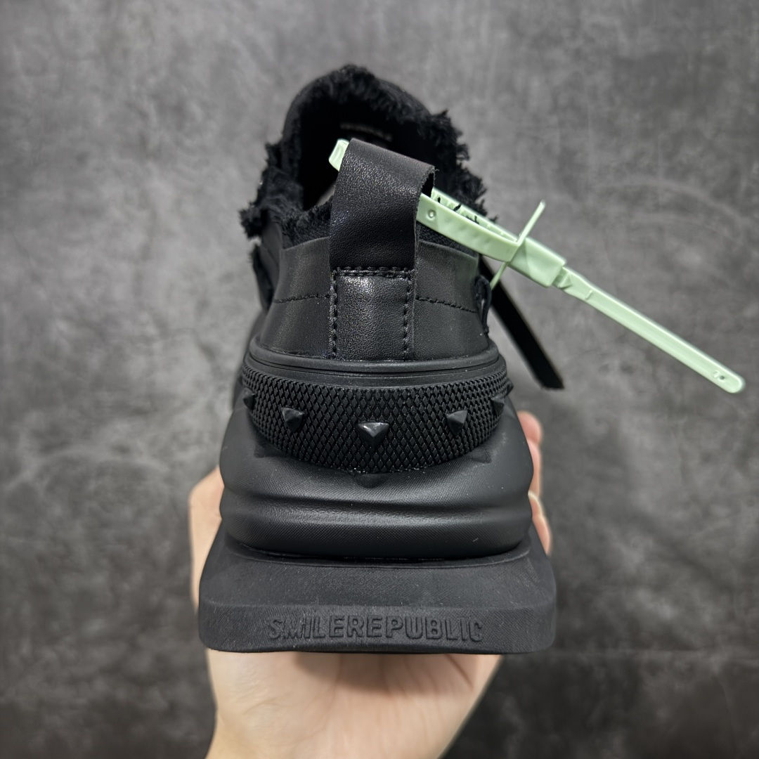 图片[4]-【莞顶纯原】25s早春最新款SMILEREPUBLIC 三周年 檀健次老爹鞋2.0系列 重磅来袭👏 采用了 全牛皮内里羊皮 水洗布 TPU贴盒大底 厚底7cm大底轻盈又增高💯 厚底软得像是自带弹簧 鞋型把整条腿衬得特别秀气 配中筒袜瞬间变身学院少女 感觉脖子以下全是腿 小红书爆款 李昀锐、于文文、大鹏、痞幼、苏醒、刘畊宏老师等～众多明星纷纷上脚👟 货号： Sr202301060012631 尺码： 35 36 37 38 39 40 41 42 43 44 45-选品中心