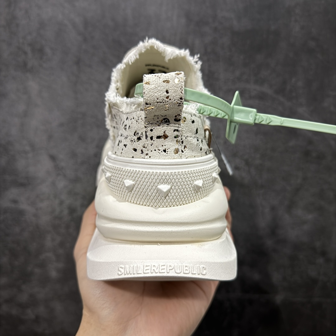 图片[4]-【莞顶纯原】25s早春最新款SMILEREPUBLIC 三周年 檀健次老爹鞋2.0系列 重磅来袭👏 采用了 水洗布 TPU贴盒大底 厚底7cm大底轻盈又增高💯 厚底软得像是自带弹簧 鞋型把整条腿衬得特别秀气 配中筒袜瞬间变身学院少女 感觉脖子以下全是腿 小红书爆款 李昀锐、于文文、大鹏、痞幼、苏醒、刘畊宏老师等～众多明星纷纷上脚👟 货号： Sr202301060012631 尺码： 35 36 37 38 39 40 41 42 43 44 45-选品中心