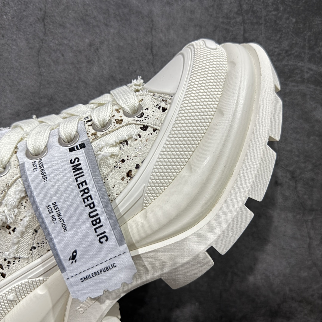 图片[6]-【莞顶纯原】25s早春最新款SMILEREPUBLIC 三周年 檀健次老爹鞋2.0系列 重磅来袭👏 采用了 水洗布 TPU贴盒大底 厚底7cm大底轻盈又增高💯 厚底软得像是自带弹簧 鞋型把整条腿衬得特别秀气 配中筒袜瞬间变身学院少女 感觉脖子以下全是腿 小红书爆款 李昀锐、于文文、大鹏、痞幼、苏醒、刘畊宏老师等～众多明星纷纷上脚👟 货号： Sr202301060012631 尺码： 35 36 37 38 39 40 41 42 43 44 45-选品中心