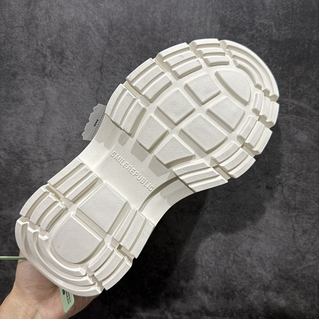 图片[9]-【莞顶纯原】25s早春最新款SMILEREPUBLIC 三周年 檀健次老爹鞋2.0系列 重磅来袭👏 采用了 水洗布 TPU贴盒大底 厚底7cm大底轻盈又增高💯 厚底软得像是自带弹簧 鞋型把整条腿衬得特别秀气 配中筒袜瞬间变身学院少女 感觉脖子以下全是腿 小红书爆款 李昀锐、于文文、大鹏、痞幼、苏醒、刘畊宏老师等～众多明星纷纷上脚👟 货号： Sr202301060012631 尺码： 35 36 37 38 39 40 41 42 43 44 45-选品中心