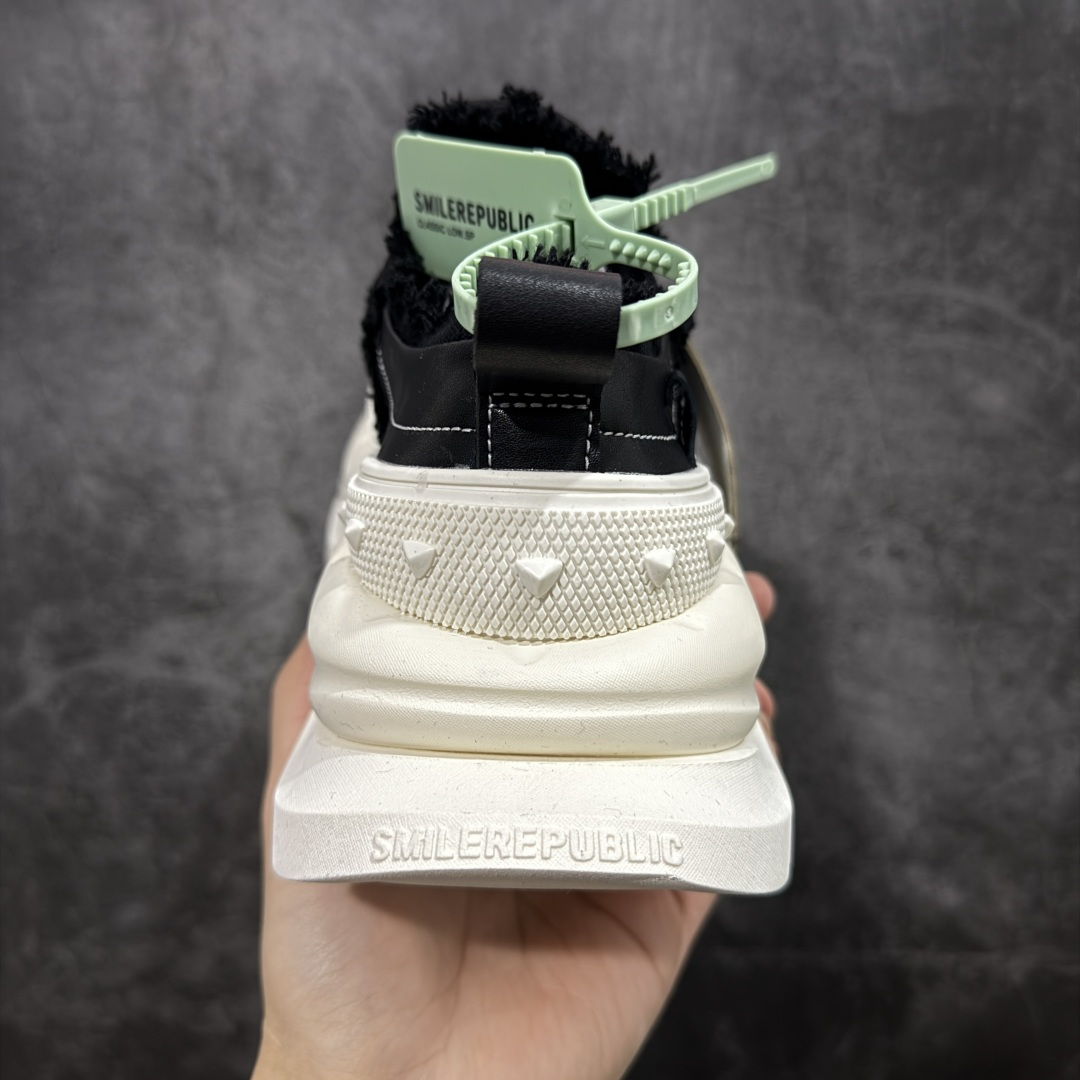 图片[4]-【莞顶纯原】25s早春最新款SMILEREPUBLIC 三周年 檀健次老爹鞋2.0系列 重磅来袭👏 采用了 全牛皮内里羊皮 水洗布 TPU贴盒大底 厚底7cm大底轻盈又增高💯 厚底软得像是自带弹簧 鞋型把整条腿衬得特别秀气 配中筒袜瞬间变身学院少女 感觉脖子以下全是腿 小红书爆款 李昀锐、于文文、大鹏、痞幼、苏醒、刘畊宏老师等～众多明星纷纷上脚👟 货号： Sr202301060012631 尺码： 35 36 37 38 39 40 41 42 43 44 45-选品中心