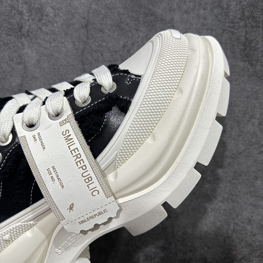 图片[6]-【莞顶纯原】25s早春最新款SMILEREPUBLIC 三周年 檀健次老爹鞋2.0系列 重磅来袭👏 采用了 全牛皮内里羊皮 水洗布 TPU贴盒大底 厚底7cm大底轻盈又增高💯 厚底软得像是自带弹簧 鞋型把整条腿衬得特别秀气 配中筒袜瞬间变身学院少女 感觉脖子以下全是腿 小红书爆款 李昀锐、于文文、大鹏、痞幼、苏醒、刘畊宏老师等～众多明星纷纷上脚👟 货号： Sr202301060012631 尺码： 35 36 37 38 39 40 41 42 43 44 45-选品中心