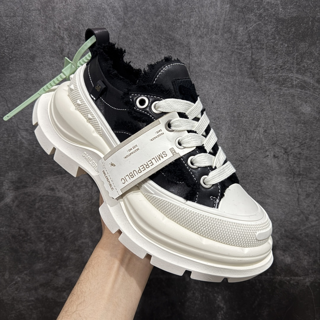 图片[3]-【莞顶纯原】25s早春最新款SMILEREPUBLIC 三周年 檀健次老爹鞋2.0系列 重磅来袭👏 采用了 全牛皮内里羊皮 水洗布 TPU贴盒大底 厚底7cm大底轻盈又增高💯 厚底软得像是自带弹簧 鞋型把整条腿衬得特别秀气 配中筒袜瞬间变身学院少女 感觉脖子以下全是腿 小红书爆款 李昀锐、于文文、大鹏、痞幼、苏醒、刘畊宏老师等～众多明星纷纷上脚👟 货号： Sr202301060012631 尺码： 35 36 37 38 39 40 41 42 43 44 45-选品中心