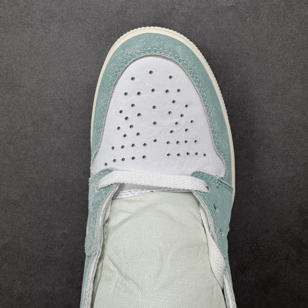 图片[8]-【公司级头层版】Air Jordan 1 High OG 高帮 AJ1 乔丹1代 aj1 乔1 高邦 金人吊牌 乔丹篮球鞋系列555088-311 采用正确头层皮组合荔枝纹头层皮革鞋面材质 中底注胶孔及缜密中底拉帮工艺 内置气垫及耐磨橡胶大底 尺码：36-47带半码-选品中心