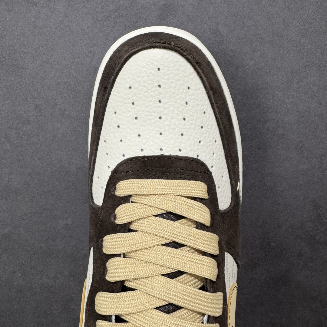 图片[8]-【定制版】Nike Air Force 1 Low 与 UNDEFEATED 的定制/主打棕白+金色的麂皮拼接设计，鞋身带有UNDEFEATED的经典五道杠标识“undefined联名—— 白棕麂皮” 高端定制 低帮休闲板鞋 定制鞋盒 大厂纯原品质出货 超高清洁度 皮料切割干净无任何毛边 细节完美 货号：KD1688-001 尺码：36 36.5 37.5 38 38.5 39 40 40.5 41 42 42.5 43 44 44.5 45-选品中心