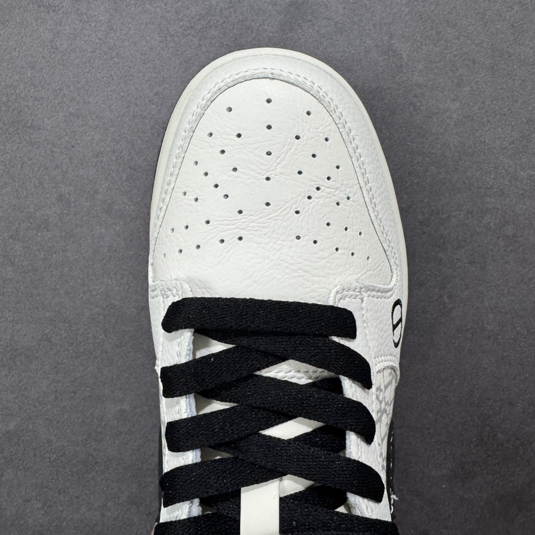 图片[8]-【定制版】NK SB Dunk Low 迪奥联名“——白黑” 高端定制 低帮休闲板鞋 定制鞋盒 高级夜光效果 Ortholite鞋垫透气防臭 大厂纯原品质出货 超高清洁度 皮料切割干净无任何毛边 细节完美 货号：YF9511-924 尺码： 36 36.5 37.5 38 38.5 39 40 40.5 41 42 42.5 43 44 44.5 45 编码：HXSB330340-选品中心