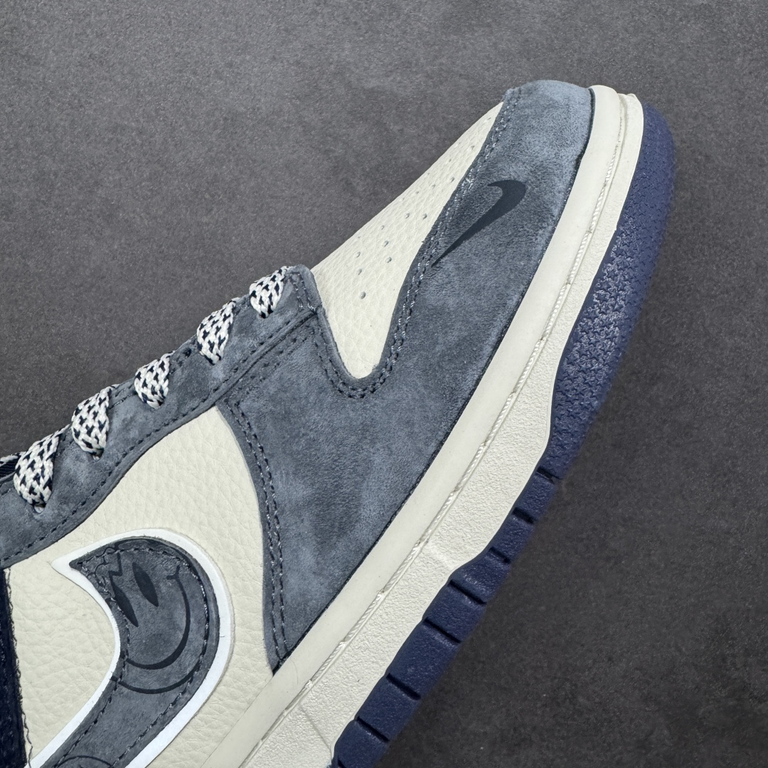 图片[5]-【定制版】Nike SB Dunk Low“ 北面联名—米灰蓝笑脸” 周年高端定制 低帮休闲板鞋 定制鞋盒 大厂纯原品质出货 超高清洁度 皮料切割干净无任何毛边 细节完美 货号：MN1688-102 尺码： 36 36.5 37.5 38 38.5 39 40 40.5 41 42 42.5 43 44 44.5 45-选品中心