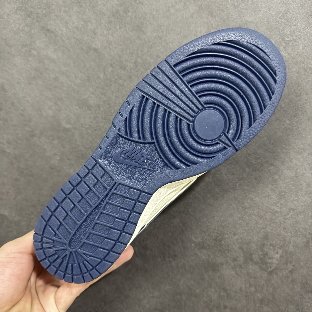 图片[9]-【定制版】Nike SB Dunk Low“ 北面联名—米灰蓝笑脸” 周年高端定制 低帮休闲板鞋 定制鞋盒 大厂纯原品质出货 超高清洁度 皮料切割干净无任何毛边 细节完美 货号：MN1688-102 尺码： 36 36.5 37.5 38 38.5 39 40 40.5 41 42 42.5 43 44 44.5 45-选品中心