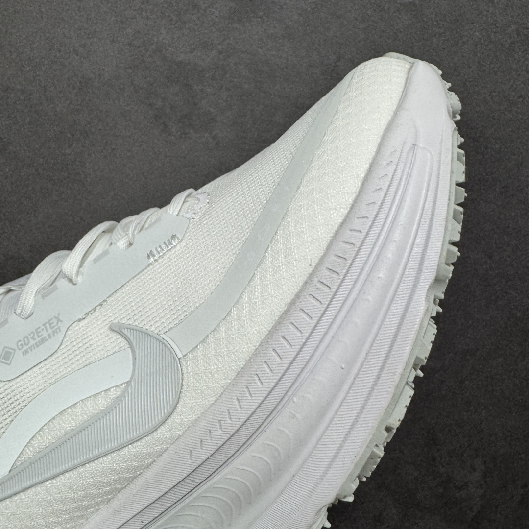 图片[5]-【公司级】Nike VOMERO 18 GTX 耐克 舒适减震防滑 低帮跑步鞋 全掌ReactX泡绵中底 前掌和后跟还配备了Air Zoom气垫单元 据说跑起来更快更舒适哦 这次最大的升级点 首次引入了ReactX泡绵 货号：HQ7001-100 尺码：36-46带半码-选品中心