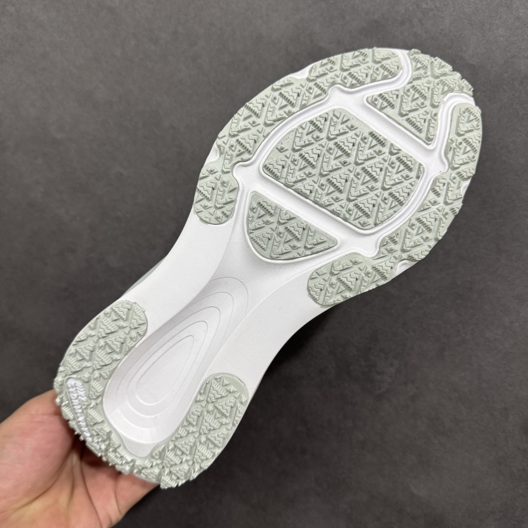 图片[9]-【公司级】Nike VOMERO 18 GTX 耐克 舒适减震防滑 低帮跑步鞋 全掌ReactX泡绵中底 前掌和后跟还配备了Air Zoom气垫单元 据说跑起来更快更舒适哦 这次最大的升级点 首次引入了ReactX泡绵 货号：HQ7001-100 尺码：36-46带半码-选品中心