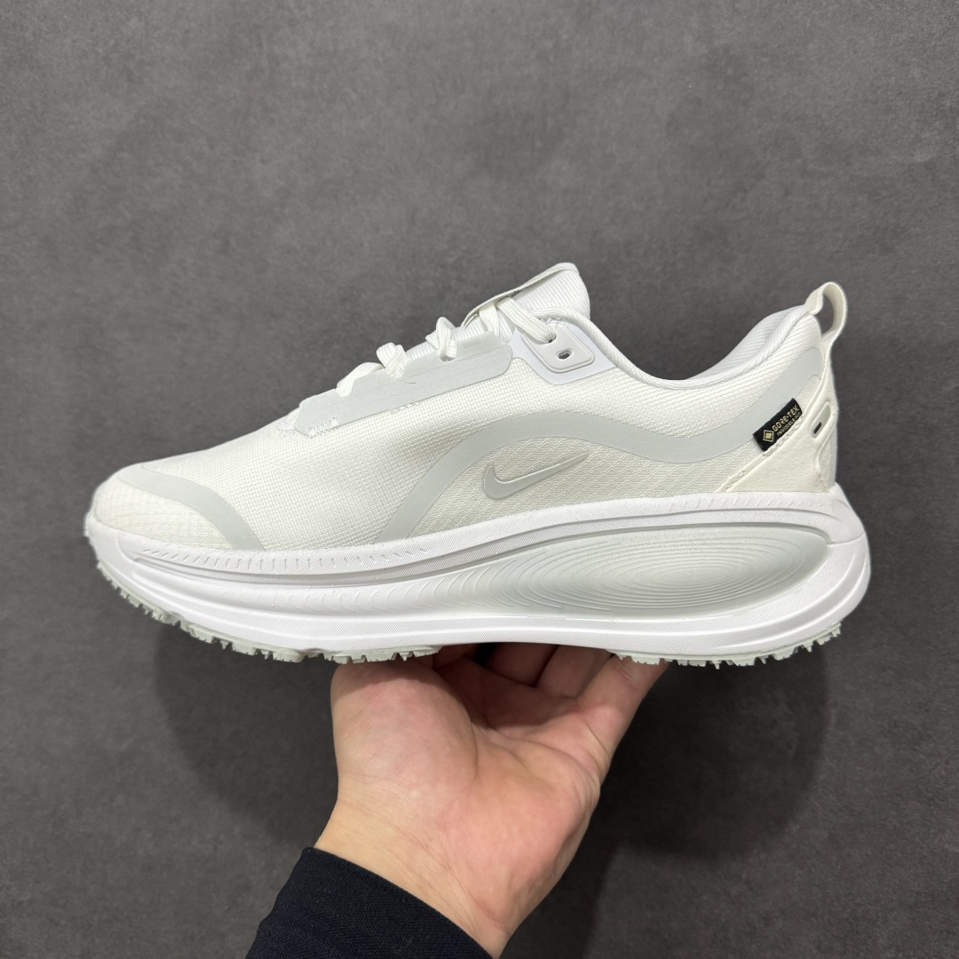 图片[2]-【公司级】Nike VOMERO 18 GTX 耐克 舒适减震防滑 低帮跑步鞋 全掌ReactX泡绵中底 前掌和后跟还配备了Air Zoom气垫单元 据说跑起来更快更舒适哦 这次最大的升级点 首次引入了ReactX泡绵 货号：HQ7001-100 尺码：36-46带半码-选品中心