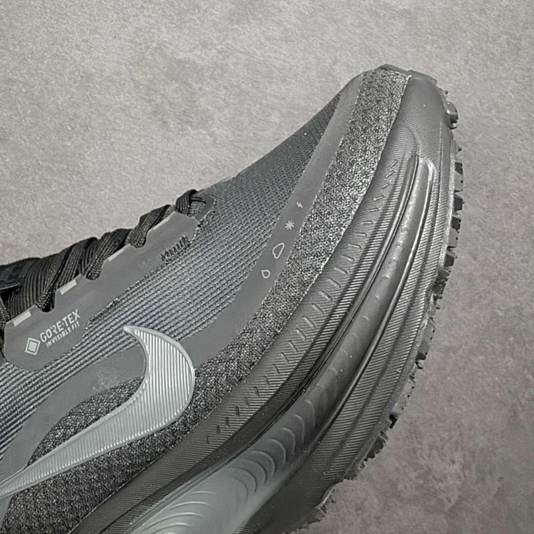 图片[5]-【公司级】Nike VOMERO 18 GTX 耐克 舒适减震防滑 低帮跑步鞋 全掌ReactX泡绵中底 前掌和后跟还配备了Air Zoom气垫单元 据说跑起来更快更舒适哦 这次最大的升级点 首次引入了ReactX泡绵 货号：HQ7002-001 尺码：36-46带半码-选品中心