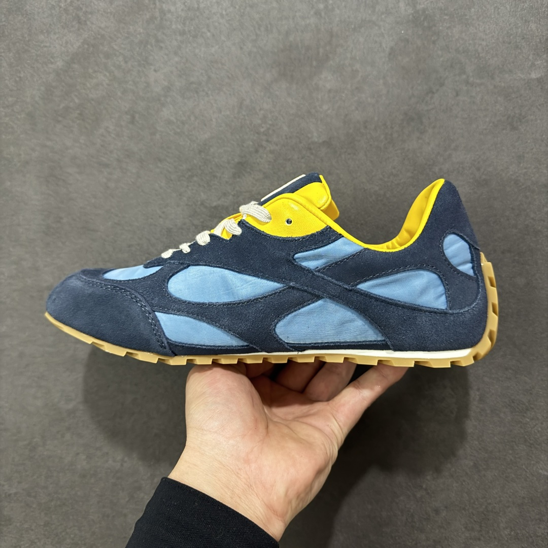 图片[2]-【纯原S版】BOTTEGA VENETA Orbit Runner BV葆蝶家时尚休闲王一博同款老爹鞋运动鞋 原版开发 一比一打造 相似度百分之99以上 市场一梯队级别品质 区别市场任何标文顶级品质版本 采用轻质科技网布面料 搭配几何图案设计橡胶外底 王炸系列 高版本 认准套包工艺 实际增高很多哦 还是一样显腿细非常nice 耐玩耐造 对标对版 套包鞋工艺 认准高版本 大底选用拼色TPU大底 配置原版包装 尺码：36 37 38 39 40 41 42 43 44 45 46 47-选品中心