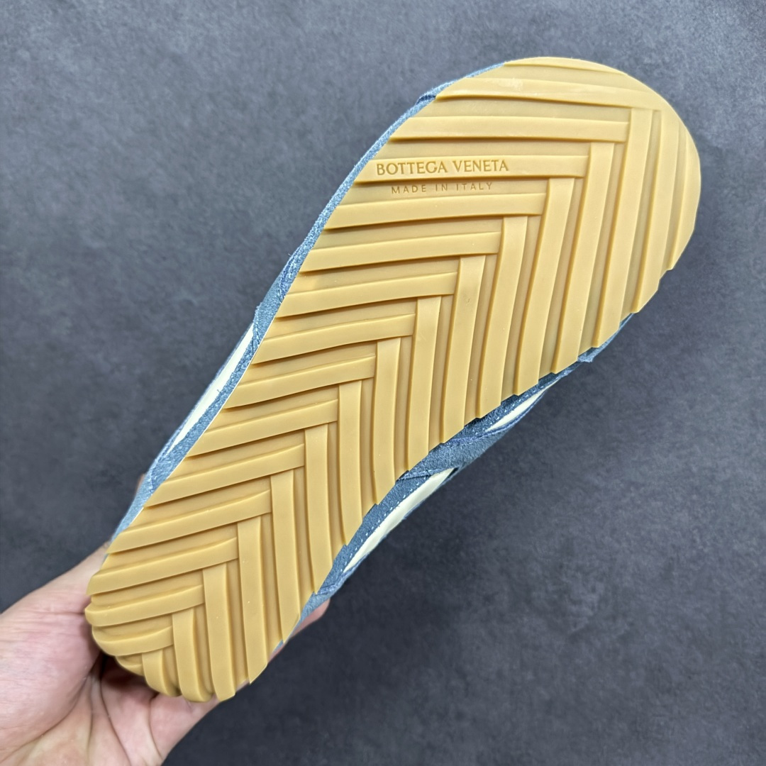 图片[9]-【纯原S版】BOTTEGA VENETA Orbit Runner BV葆蝶家时尚休闲王一博同款老爹鞋运动鞋 原版开发 一比一打造 相似度百分之99以上 市场一梯队级别品质 区别市场任何标文顶级品质版本 采用轻质科技网布面料 搭配几何图案设计橡胶外底 王炸系列 高版本 认准套包工艺 实际增高很多哦 还是一样显腿细非常nice 耐玩耐造 对标对版 套包鞋工艺 认准高版本 大底选用拼色TPU大底 配置原版包装 尺码：36 37 38 39 40 41 42 43 44 45 46 47-选品中心