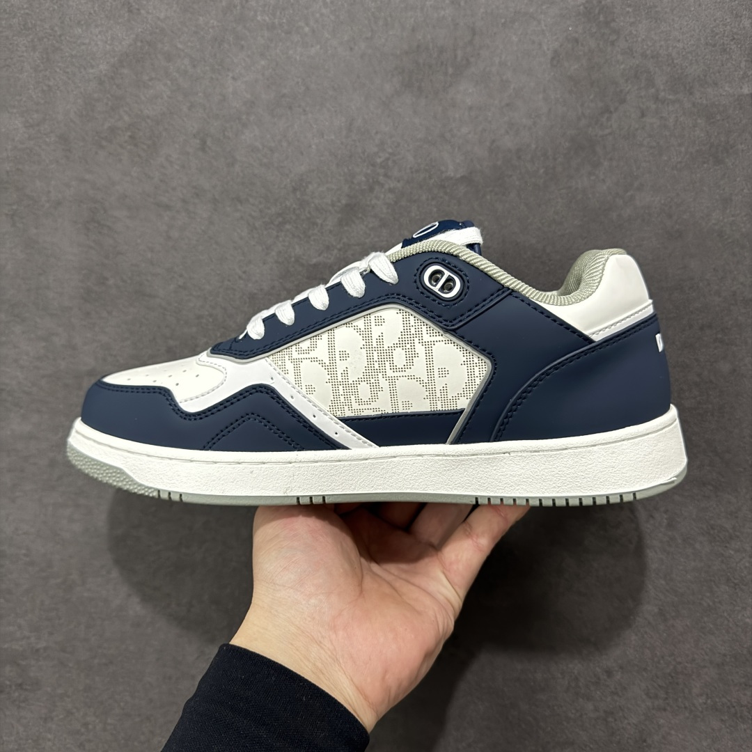 图片[2]-【YH版本】DIOR B27 Low \’Dior Oblique Galaxy 迪奥 低帮 黑色 牛皮织物徽标印花低邦休闲板鞋 这款B27低帮运动鞋是该系列新品，延续Dior的经典款式。采用灰色光滑牛皮革精心制作，侧面饰以米色和黑色Obliquex印花镶片；\”CD Lcons\”造型的鞋带孔眼巧妙精致，双色橡胶鞋底、后侧鞋口和鞋跟处均带有品牌标志性细节，提升格调。时尚百搭，可为各式造型增光添彩。 货号：3SN272ZIR16536 尺码：38 39 40 41 42 43 44 45 46 编码：XSB270280-选品中心