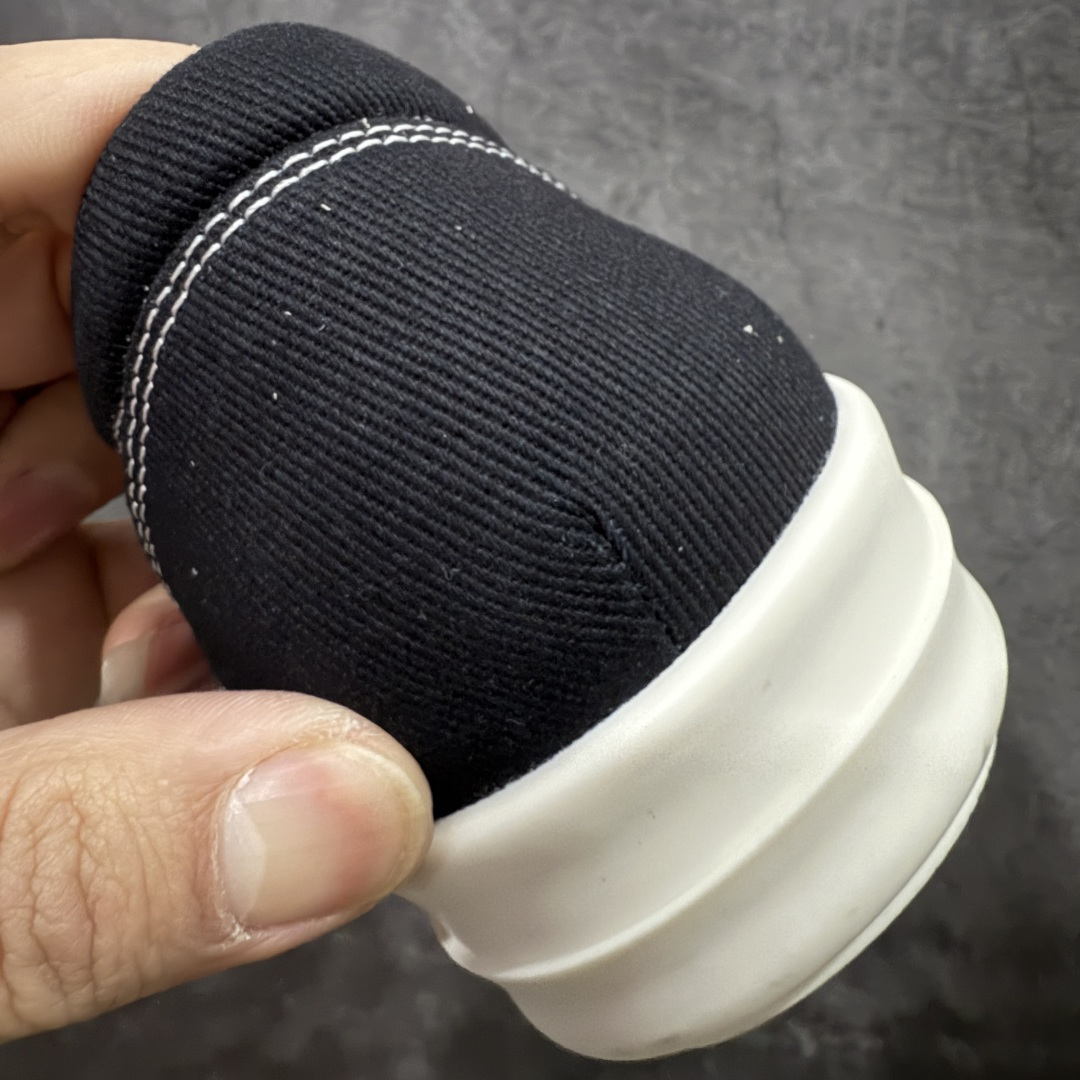 图片[2]-【莞产G版】帆布大匡威RO / Rick Owens DRKSHDW 瑞克·欧文斯 大匡威/低帮厚底/ 水洗牛仔帆布 低帮 西瓜头 【皮料】 东莞原厂进口全新2025年新材质““水洗牛仔斜纹帆布” 【鞋带】 鞋带采用水染定织法工艺，高密度之下，透出光泽感！ 【鞋头】软糯，轻轻按压有牛皮细细的纹理质感！ 【鞋底】TPU大底奶香味！硬度、肤感一比一！鞋底logo钢印清晰正确！ 【鞋垫】独家私人开模压印！牛皮贴面，双层复合！ 【尺码】 ：36 37 38 39 40 41 42 43 44 45 46！-选品中心