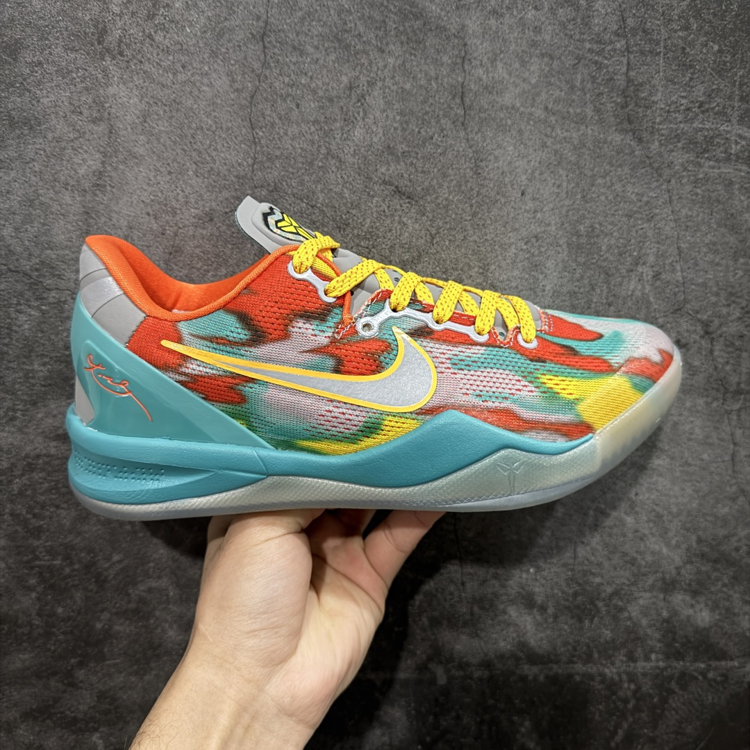 【CK纯原版】Nike Zoom Kobe Ⅷ System 科比8代 男子实战篮球鞋 FQ3548-001 鞋垫升级配备超厚PHYLON中底 前后掌部位搭载Zoom气垫单元 塑料碳纤维支撑中板 KOBE VII体系的速度模块配备了 PHYLON 中底和在前后掌部位的 Zoom气垫单元，提供快速响应的缓冲。同时，采用低帮弹力鞋口设计，使鞋子能够紧贴脚踝提供更好的支撑。速度模块采用贴合脚面的舒适包裹设计，摒弃传统的鞋舌和鞋内套，使球鞋更加轻质。 尺码：39-47.5-选品中心