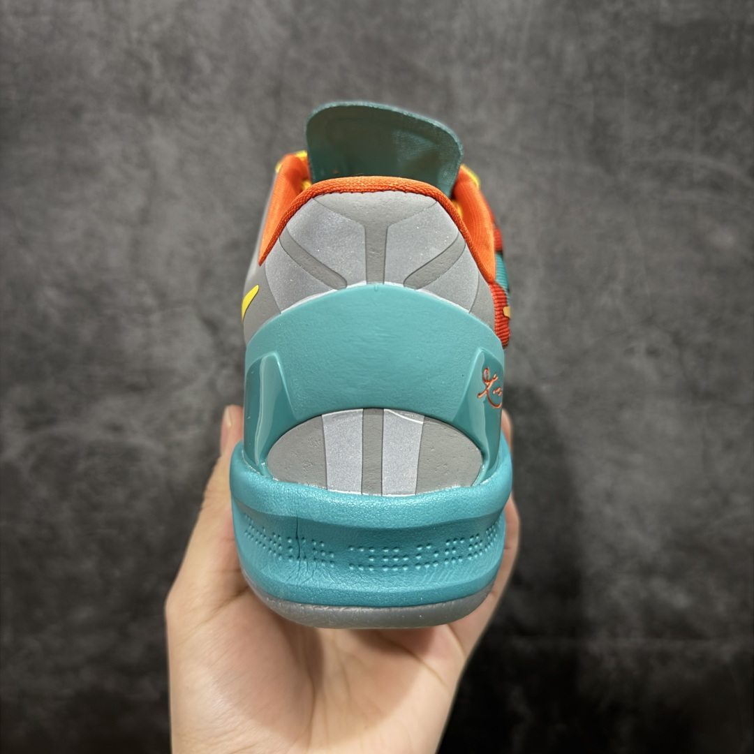 图片[4]-【CK纯原版】Nike Zoom Kobe Ⅷ System 科比8代 男子实战篮球鞋 FQ3548-001 鞋垫升级配备超厚PHYLON中底 前后掌部位搭载Zoom气垫单元 塑料碳纤维支撑中板 KOBE VII体系的速度模块配备了 PHYLON 中底和在前后掌部位的 Zoom气垫单元，提供快速响应的缓冲。同时，采用低帮弹力鞋口设计，使鞋子能够紧贴脚踝提供更好的支撑。速度模块采用贴合脚面的舒适包裹设计，摒弃传统的鞋舌和鞋内套，使球鞋更加轻质。 尺码：39-47.5-选品中心