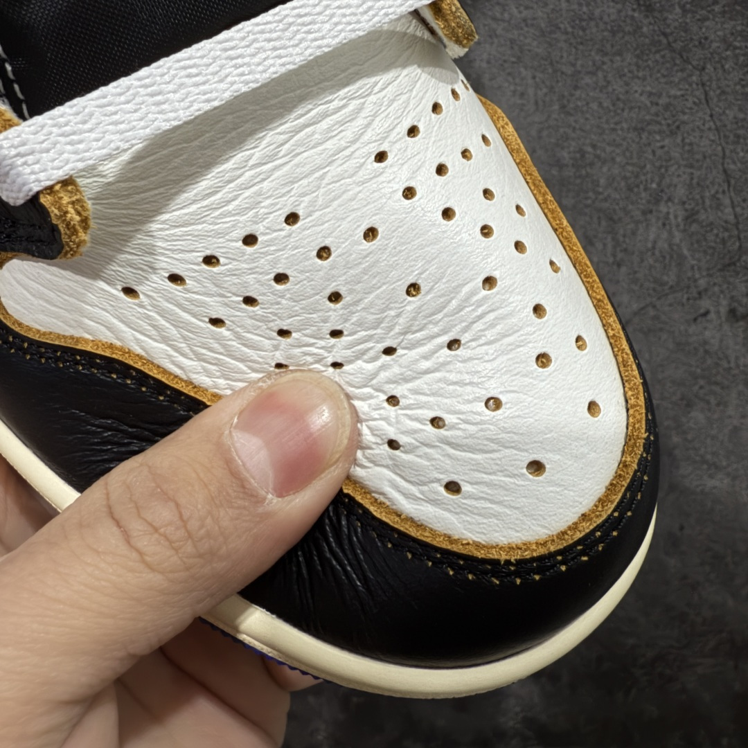 图片[5]-【莞产DG纯原】Union x Fragment Design x Air Jordan 1 Retro High OG 高帮 藤原浩黑白蓝拼接 AJ1 乔丹1代 aj1 乔1 高邦 黑白蓝拼接 乔丹篮球鞋 IO7847-002 全新批次 原厂皮料 正确爆裂纹 清洁度超高，所有细节经得起推敲，外贸零售首选版本 高价零售推荐版本💪🏻 原楦原纸板开发 极致一眼正品既视感 原厂皮料 原厂拉帮工艺 全部采用原厂电脑车 针距 边距完全同步原鞋 原厂特供皮料承诺百分百一致原鞋 鞋面清洁度最高QC检验标准 控制溢胶 飞翼3D高频深度立体 全市场仅此一家 鞋盒、防尘纸 均采购来自原厂 尺码：40 40.5 41 42 42.5 43 44 44.5 45 46 47.5-选品中心