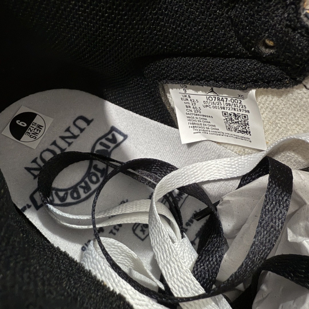 图片[8]-【莞产DG纯原】Union x Fragment Design x Air Jordan 1 Retro High OG 高帮 藤原浩黑白蓝拼接 AJ1 乔丹1代 aj1 乔1 高邦 黑白蓝拼接 乔丹篮球鞋 IO7847-002 全新批次 原厂皮料 正确爆裂纹 清洁度超高，所有细节经得起推敲，外贸零售首选版本 高价零售推荐版本💪🏻 原楦原纸板开发 极致一眼正品既视感 原厂皮料 原厂拉帮工艺 全部采用原厂电脑车 针距 边距完全同步原鞋 原厂特供皮料承诺百分百一致原鞋 鞋面清洁度最高QC检验标准 控制溢胶 飞翼3D高频深度立体 全市场仅此一家 鞋盒、防尘纸 均采购来自原厂 尺码：40 40.5 41 42 42.5 43 44 44.5 45 46 47.5-选品中心