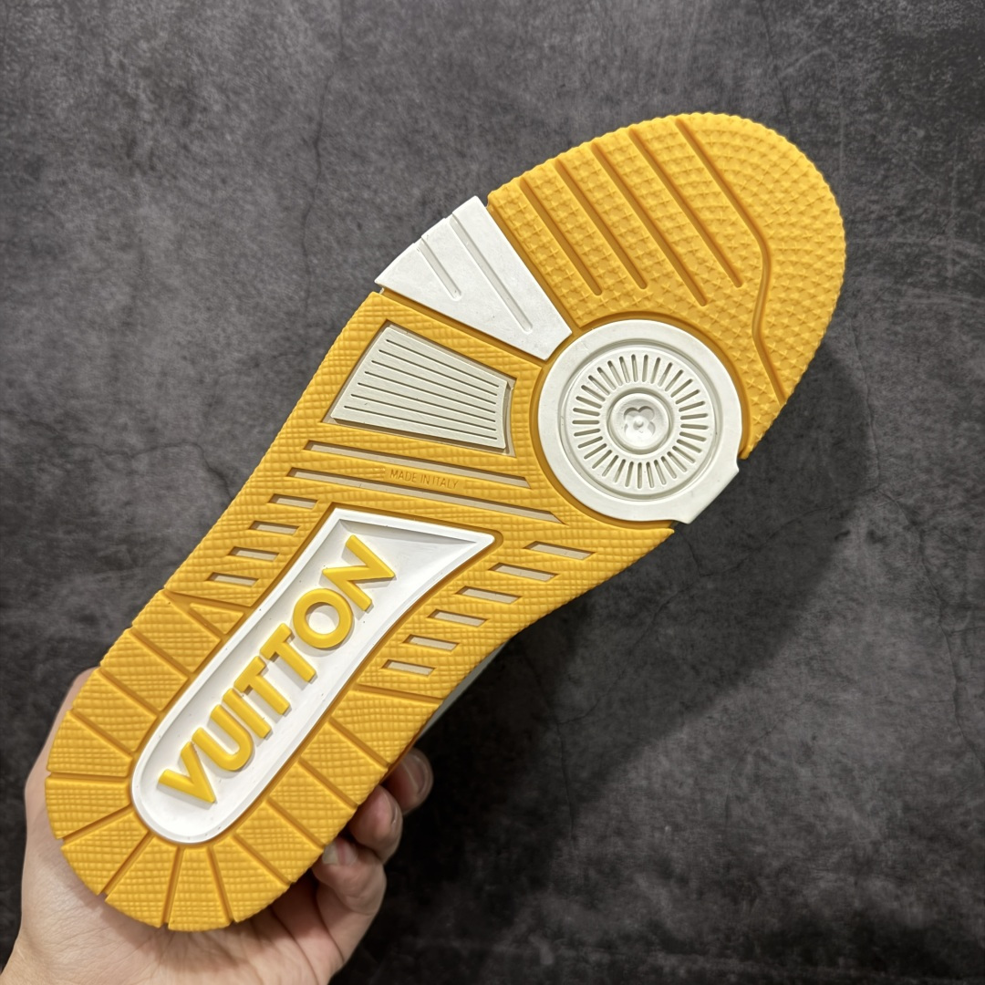 图片[9]-【天花板/Goat版】 市场最强版 没有之一的存在💪🏻 Louis Vuitton LV Trainer 系列全新版上架 手里有正品的可以对比下🆚懂货的看细节‼️ 此版品质是市场从未达到的新高度！ 整体版型 皮料 牛仔布的色差 压花纹路清晰度 后跟版型等等 都可以自行对比[机智]吊打市场所有货，怒甩十条街的那种，直接来正品对比图🆚，欢迎拿市场各大工厂的货来对比！ 尺码：35-45码-选品中心