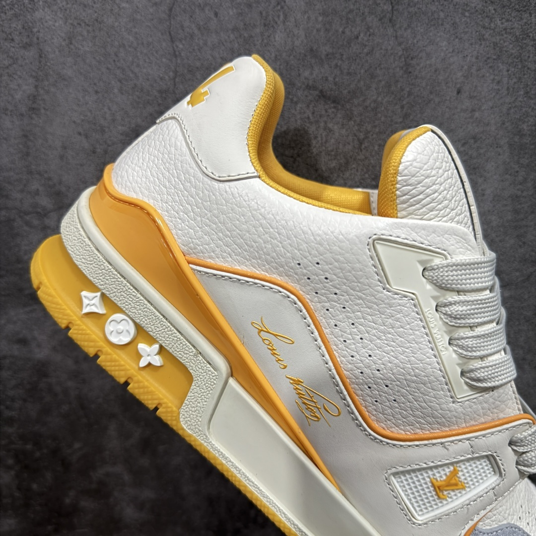 图片[7]-【天花板/Goat版】 市场最强版 没有之一的存在💪🏻 Louis Vuitton LV Trainer 系列全新版上架 手里有正品的可以对比下🆚懂货的看细节‼️ 此版品质是市场从未达到的新高度！ 整体版型 皮料 牛仔布的色差 压花纹路清晰度 后跟版型等等 都可以自行对比[机智]吊打市场所有货，怒甩十条街的那种，直接来正品对比图🆚，欢迎拿市场各大工厂的货来对比！ 尺码：35-45码-选品中心